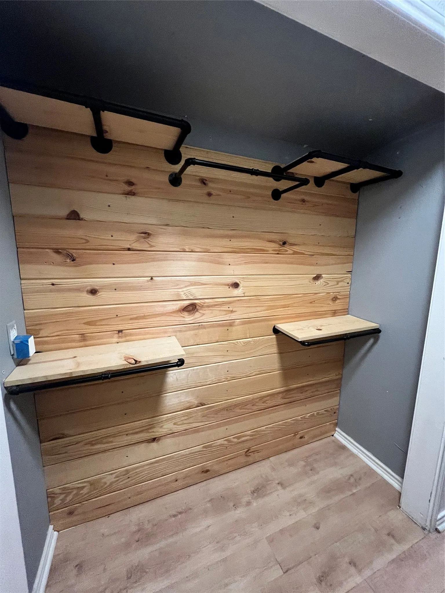 Condominium For Sale in Dallas County , 6108 Abrams Road 303, Dallas, Texas 75231, 1 Bedroom, 1 Bathroom, Garage spaces, 600 Sqft, built in 1984, Price $119,900, mls#21246208, Real Estate Agent in Dallas, Homes For Sale in Dallas county, Homes For Sale in Dallas, Realtor in Dallas Texas, Real Estate Brokerage Independent Realty Texas, Luminita Cordes Realtor
