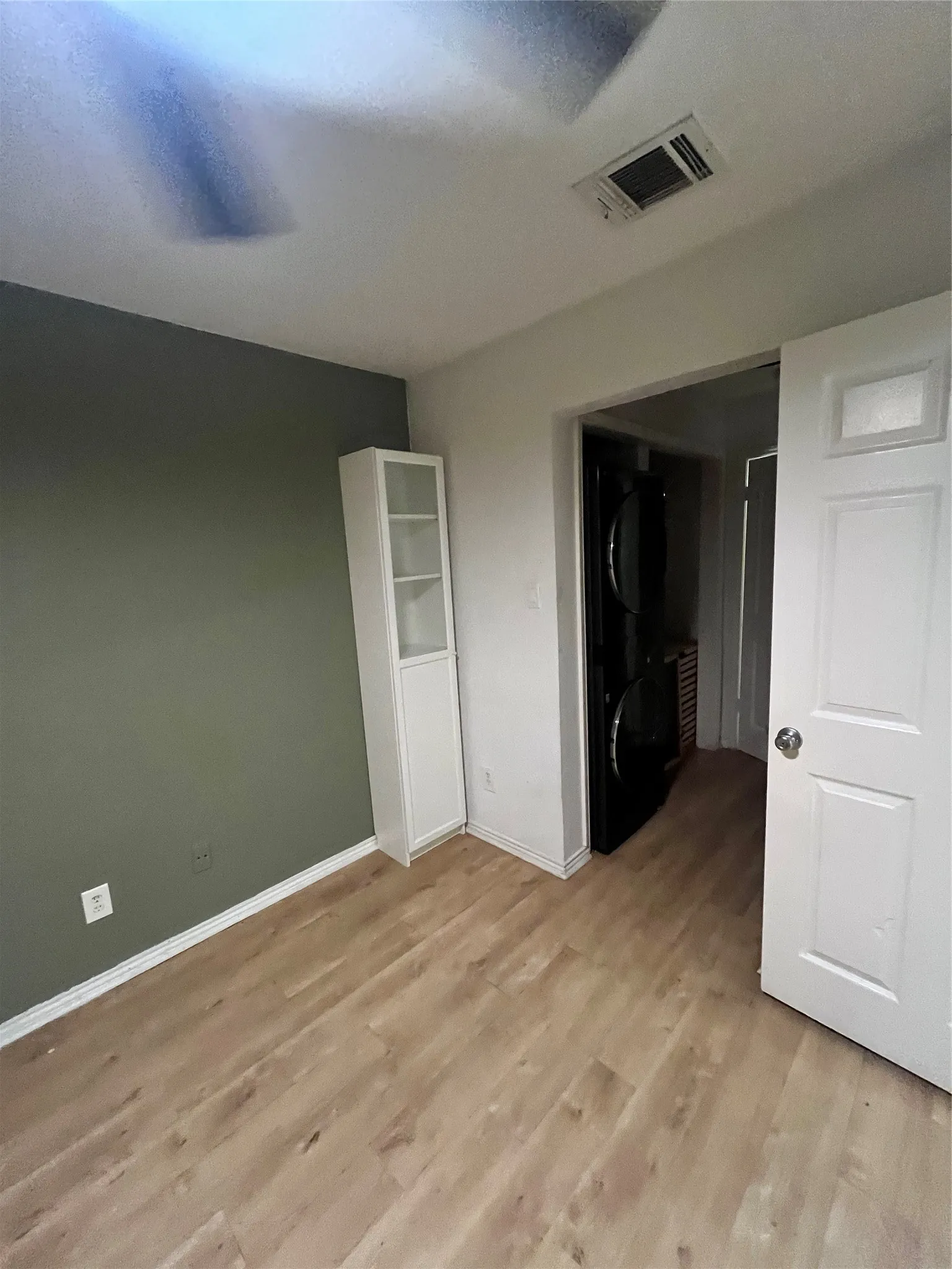 Condominium For Sale in Dallas County , 6108 Abrams Road 303, Dallas, Texas 75231, 1 Bedroom, 1 Bathroom, Garage spaces, 600 Sqft, built in 1984, Price $119,900, mls#21246208, Real Estate Agent in Dallas, Homes For Sale in Dallas county, Homes For Sale in Dallas, Realtor in Dallas Texas, Real Estate Brokerage Independent Realty Texas, Luminita Cordes Realtor