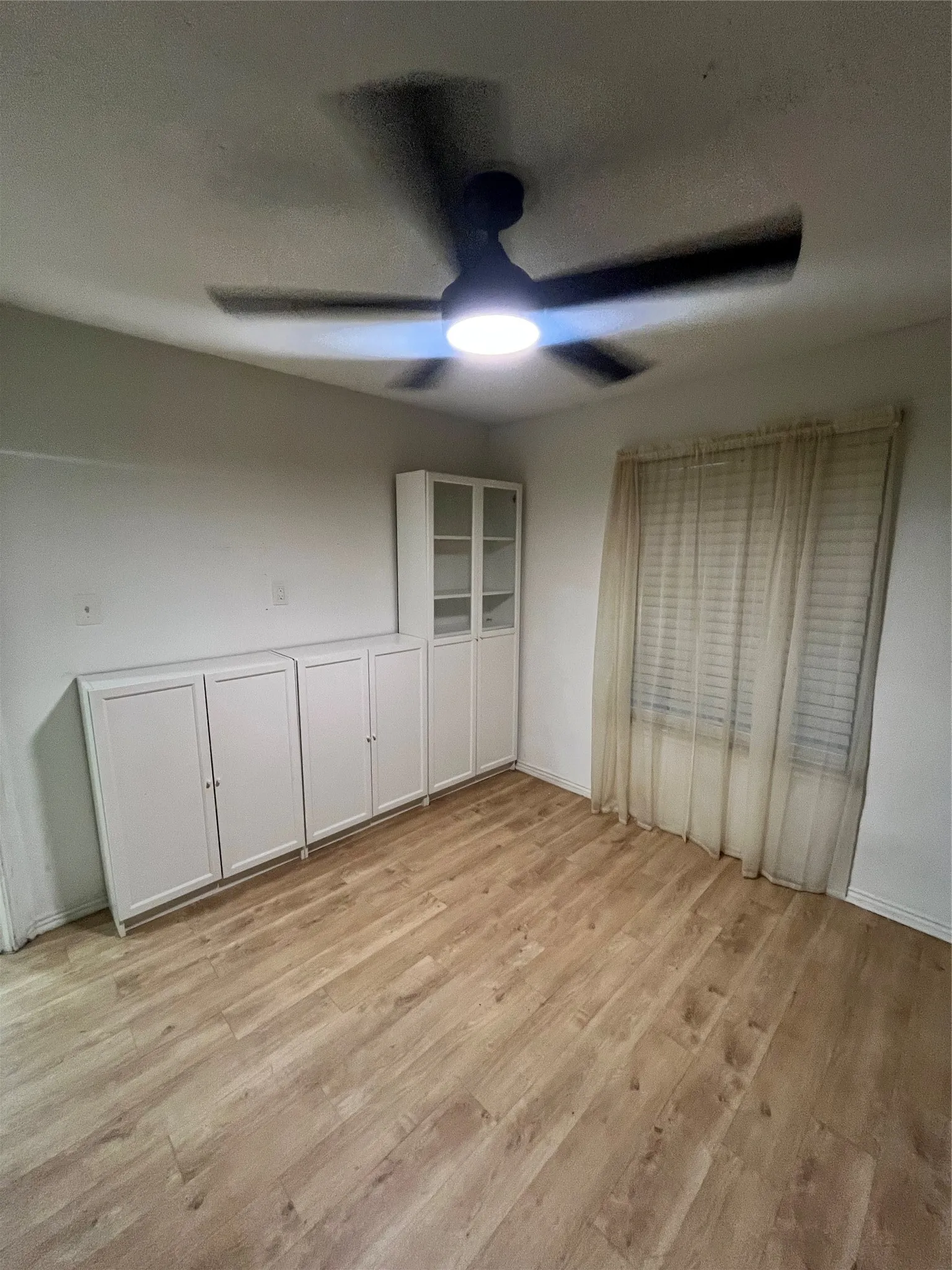 Condominium For Sale in Dallas County , 6108 Abrams Road 303, Dallas, Texas 75231, 1 Bedroom, 1 Bathroom, Garage spaces, 600 Sqft, built in 1984, Price $119,900, mls#21246208, Real Estate Agent in Dallas, Homes For Sale in Dallas county, Homes For Sale in Dallas, Realtor in Dallas Texas, Real Estate Brokerage Independent Realty Texas, Luminita Cordes Realtor