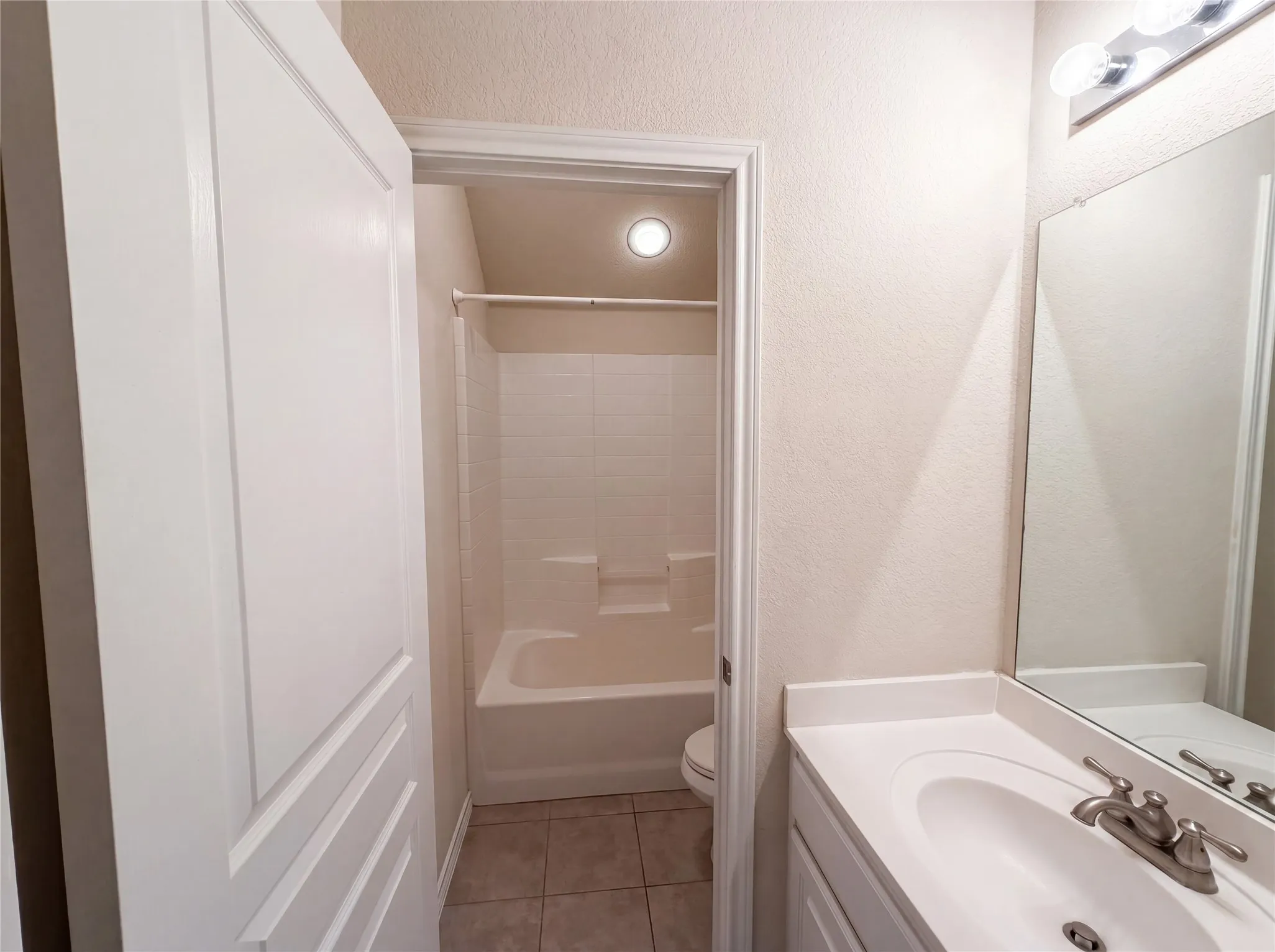 Single Family Residence For Sale in Tarrant County , 9816 Mullins Crossing Drive, Fort Worth, Texas 76126, 4 Bedroom, 3 Bathroom, 2 Garage spaces, 2,597 Sqft, built in 2007, Preowned, mls#21247368, Real Estate Agent in Fort Worth, Homes For Sale in Tarrant county, Homes For Sale in Fort Worth, Realtor in Fort Worth Texas, Real Estate Brokerage Independent Realty Texas, Luminita Cordes Realtor