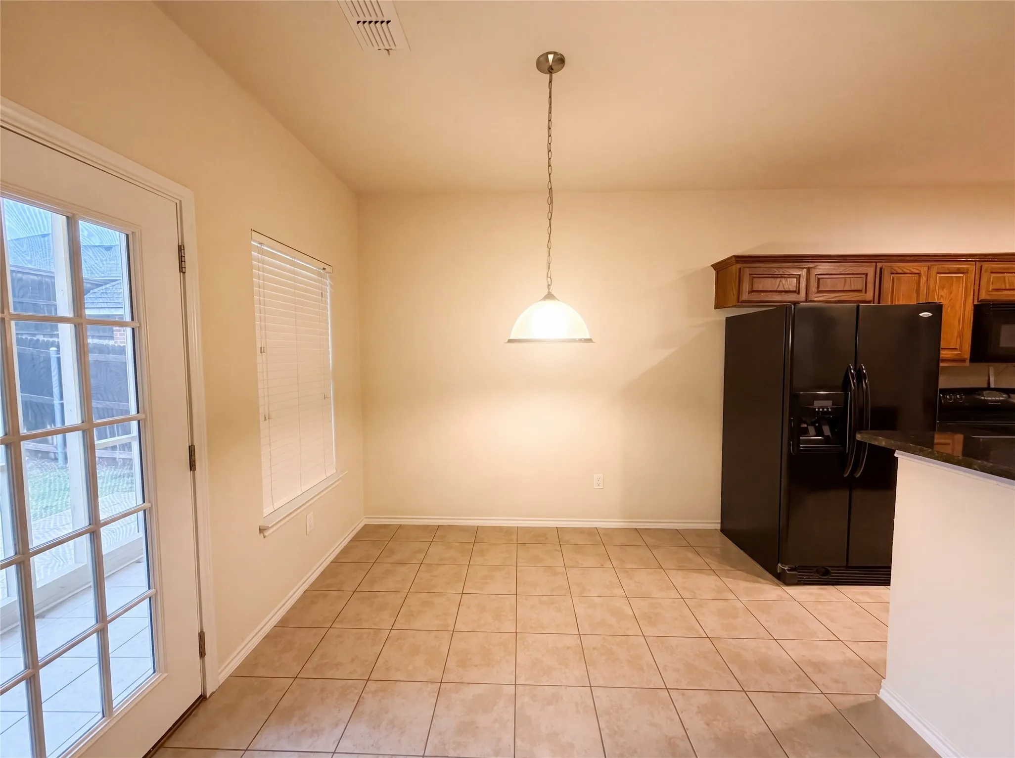 Single Family Residence For Sale in Tarrant County , 9816 Mullins Crossing Drive, Fort Worth, Texas 76126, 4 Bedroom, 3 Bathroom, 2 Garage spaces, 2,597 Sqft, built in 2007, Preowned, mls#21247368, Real Estate Agent in Fort Worth, Homes For Sale in Tarrant county, Homes For Sale in Fort Worth, Realtor in Fort Worth Texas, Real Estate Brokerage Independent Realty Texas, Luminita Cordes Realtor