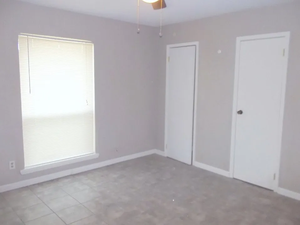 Duplex For Rent in Ellis County , 1502 Cardinal Drive, Ennis, Texas 75119, 2 Bedroom, 1 Bathroom, 1 Garage spaces, 2,033 Sqft, built in 1983, mls#21247389, Real Estate Agent in Ennis, Homes For Rent in Ellis county, Homes For Rent in Ennis, Realtor in Ennis Texas, Real Estate Brokerage Independent Realty Texas, Luminita Cordes Realtor