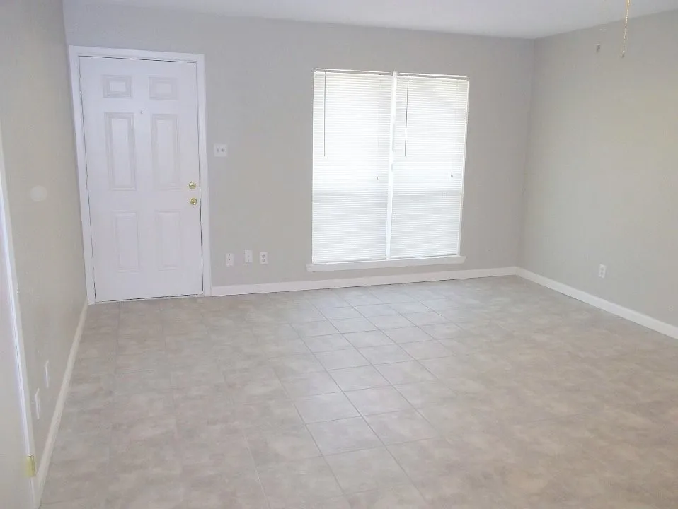 Duplex For Rent in Ellis County , 1502 Cardinal Drive, Ennis, Texas 75119, 2 Bedroom, 1 Bathroom, 1 Garage spaces, 2,033 Sqft, built in 1983, mls#21247389, Real Estate Agent in Ennis, Homes For Rent in Ellis county, Homes For Rent in Ennis, Realtor in Ennis Texas, Real Estate Brokerage Independent Realty Texas, Luminita Cordes Realtor