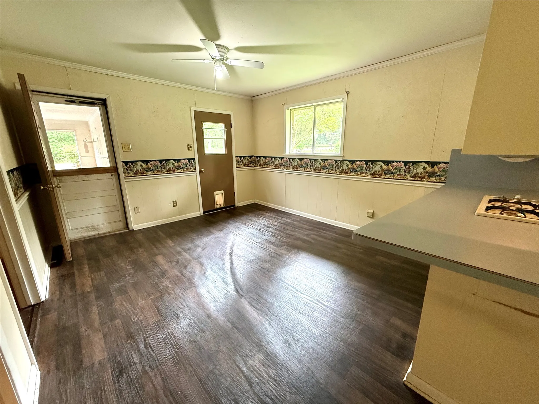 Single Family Residence For Sale in Van Zandt County , 1354 Shady Lane, Canton, Texas 75103, 3 Bedroom, 2 Bathroom, Garage spaces, 1,666 Sqft, built in 1973, Price $169,000, mls#21245816, Real Estate Agent in Canton, Homes For Sale in Van Zandt county, Homes For Sale in Canton, Realtor in Canton Texas, Real Estate Brokerage Independent Realty Texas, Luminita Cordes Realtor