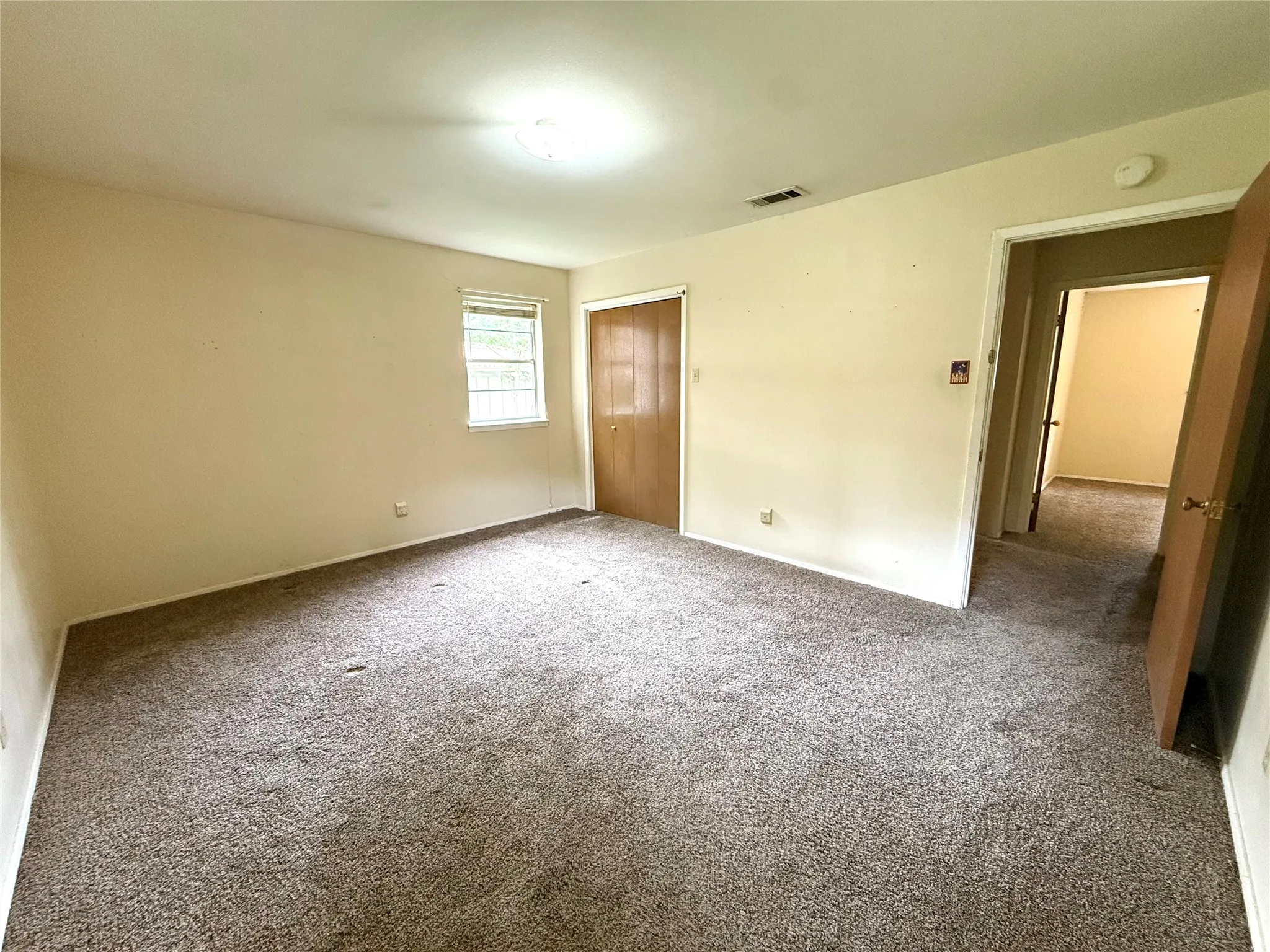 Single Family Residence For Sale in Van Zandt County , 1354 Shady Lane, Canton, Texas 75103, 3 Bedroom, 2 Bathroom, Garage spaces, 1,666 Sqft, built in 1973, Price $169,000, mls#21245816, Real Estate Agent in Canton, Homes For Sale in Van Zandt county, Homes For Sale in Canton, Realtor in Canton Texas, Real Estate Brokerage Independent Realty Texas, Luminita Cordes Realtor