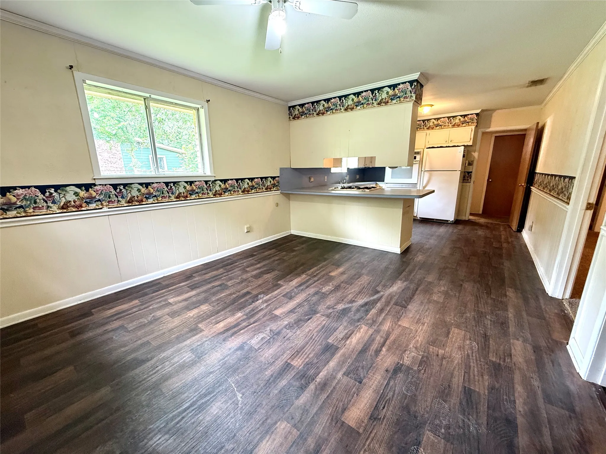 Single Family Residence For Sale in Van Zandt County , 1354 Shady Lane, Canton, Texas 75103, 3 Bedroom, 2 Bathroom, Garage spaces, 1,666 Sqft, built in 1973, Price $169,000, mls#21245816, Real Estate Agent in Canton, Homes For Sale in Van Zandt county, Homes For Sale in Canton, Realtor in Canton Texas, Real Estate Brokerage Independent Realty Texas, Luminita Cordes Realtor