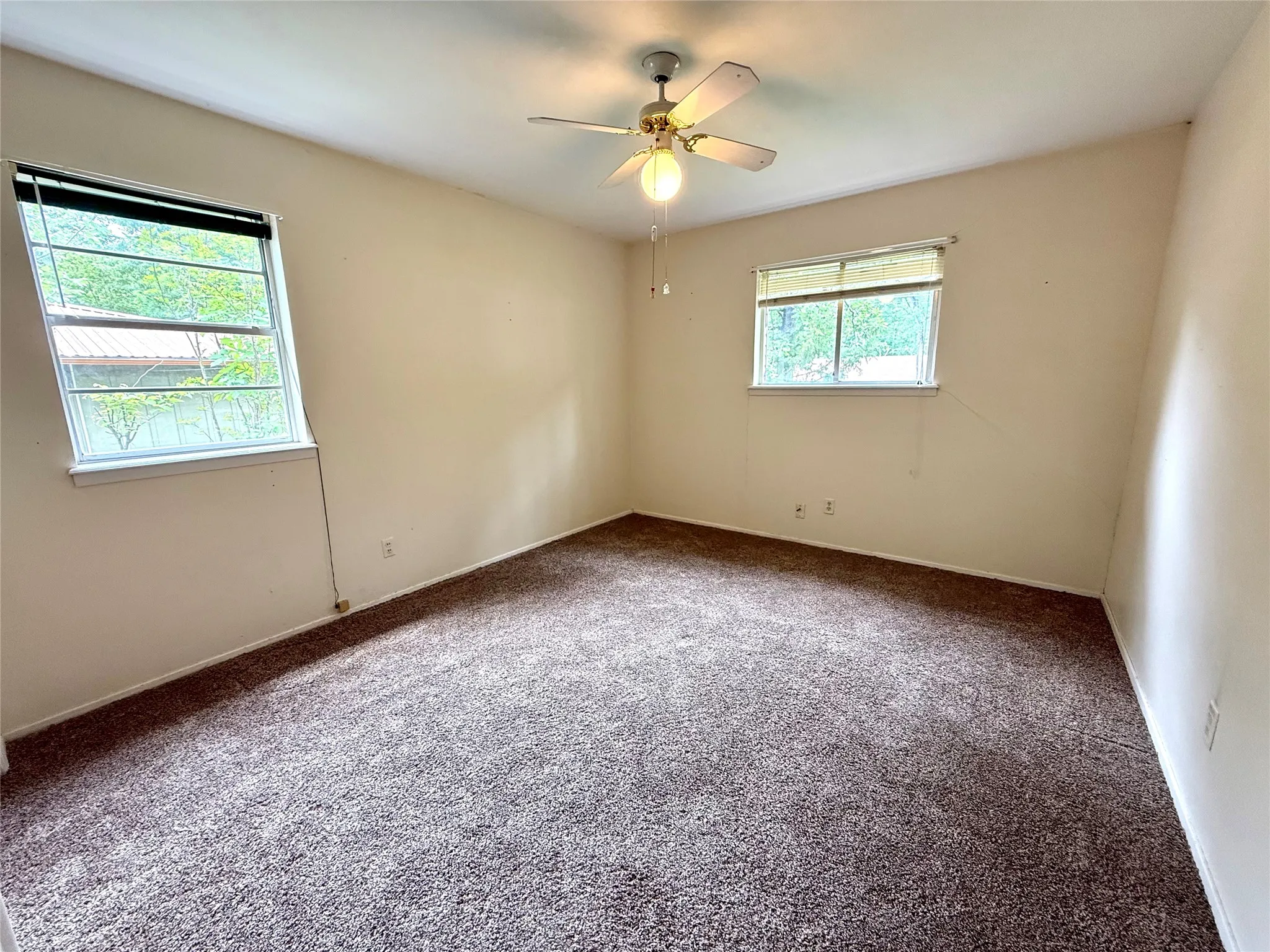 Single Family Residence For Sale in Van Zandt County , 1354 Shady Lane, Canton, Texas 75103, 3 Bedroom, 2 Bathroom, Garage spaces, 1,666 Sqft, built in 1973, Price $169,000, mls#21245816, Real Estate Agent in Canton, Homes For Sale in Van Zandt county, Homes For Sale in Canton, Realtor in Canton Texas, Real Estate Brokerage Independent Realty Texas, Luminita Cordes Realtor