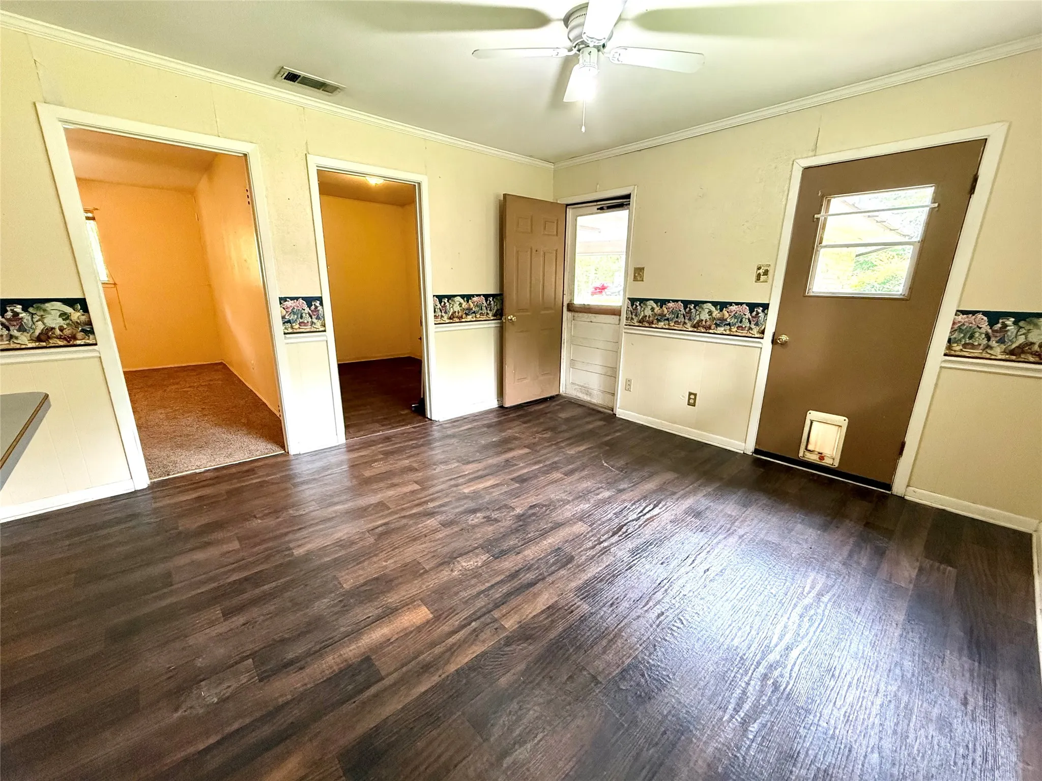 Single Family Residence For Sale in Van Zandt County , 1354 Shady Lane, Canton, Texas 75103, 3 Bedroom, 2 Bathroom, Garage spaces, 1,666 Sqft, built in 1973, Price $169,000, mls#21245816, Real Estate Agent in Canton, Homes For Sale in Van Zandt county, Homes For Sale in Canton, Realtor in Canton Texas, Real Estate Brokerage Independent Realty Texas, Luminita Cordes Realtor