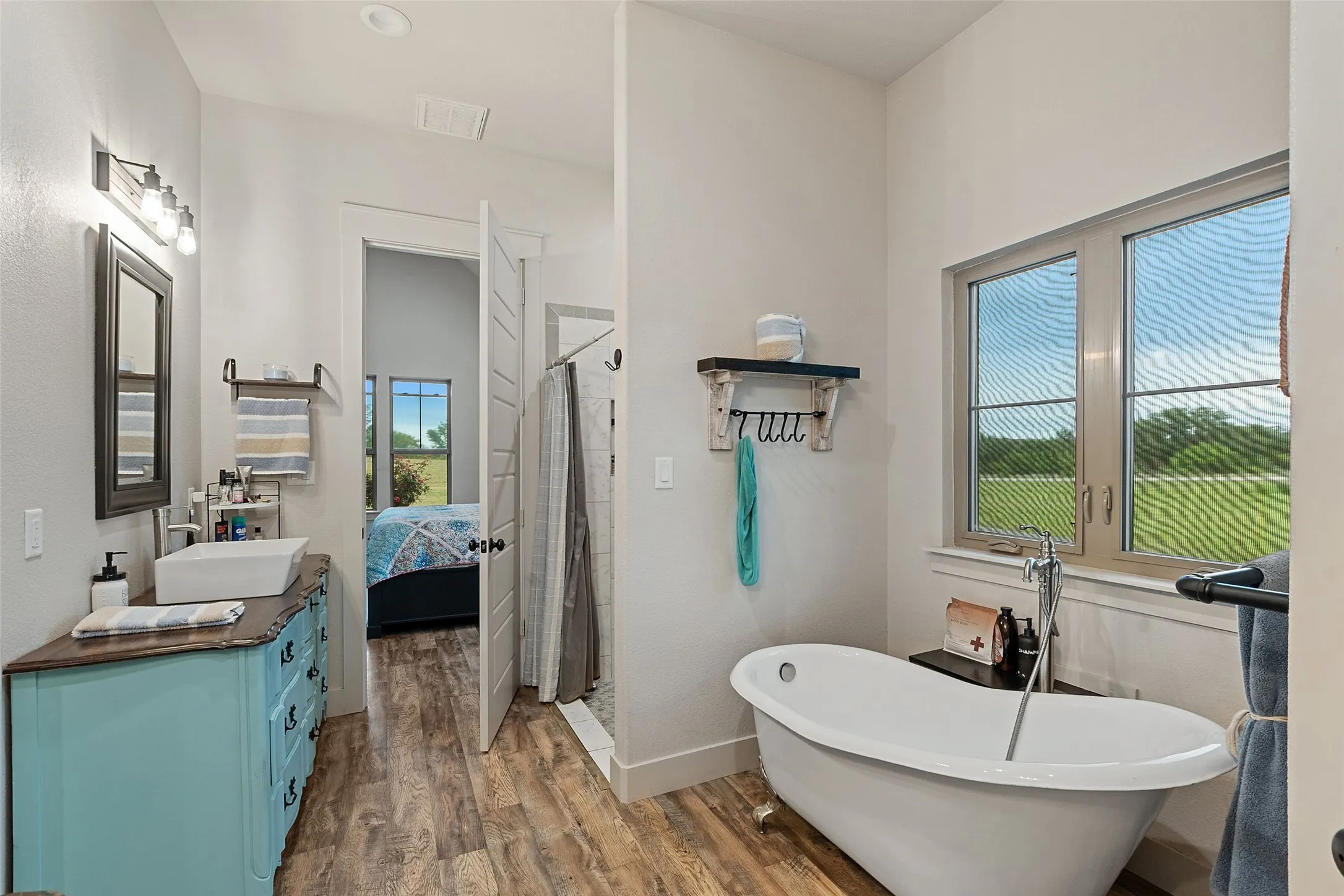 Single Family Residence For Sale in Palo Pinto County , 3017 Shooting Star Court, Graford, Texas 76449, 3 Bedroom, 3 Bathroom, 3 Garage spaces, 2,400 Sqft, built in 2022, Preowned, Price $850,000, mls#21231446, Real Estate Agent in Graford, Homes For Sale in Palo Pinto county, Homes For Sale in Graford, Realtor in Graford Texas, Real Estate Brokerage Independent Realty Texas, Luminita Cordes Realtor