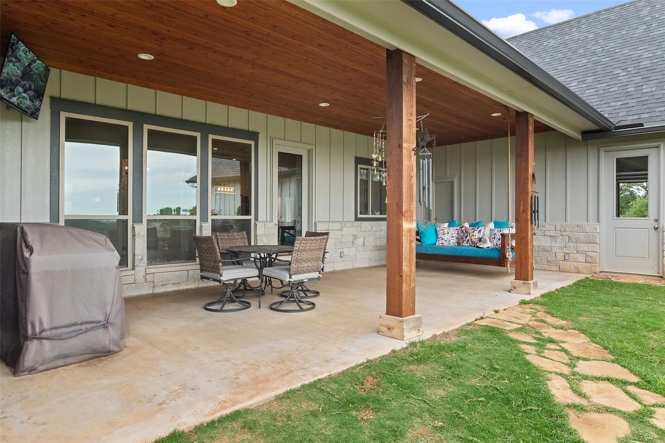 Single Family Residence For Sale in Palo Pinto County , 3017 Shooting Star Court, Graford, Texas 76449, 3 Bedroom, 3 Bathroom, 3 Garage spaces, 2,400 Sqft, built in 2022, Preowned, Price $850,000, mls#21231446, Real Estate Agent in Graford, Homes For Sale in Palo Pinto county, Homes For Sale in Graford, Realtor in Graford Texas, Real Estate Brokerage Independent Realty Texas, Luminita Cordes Realtor