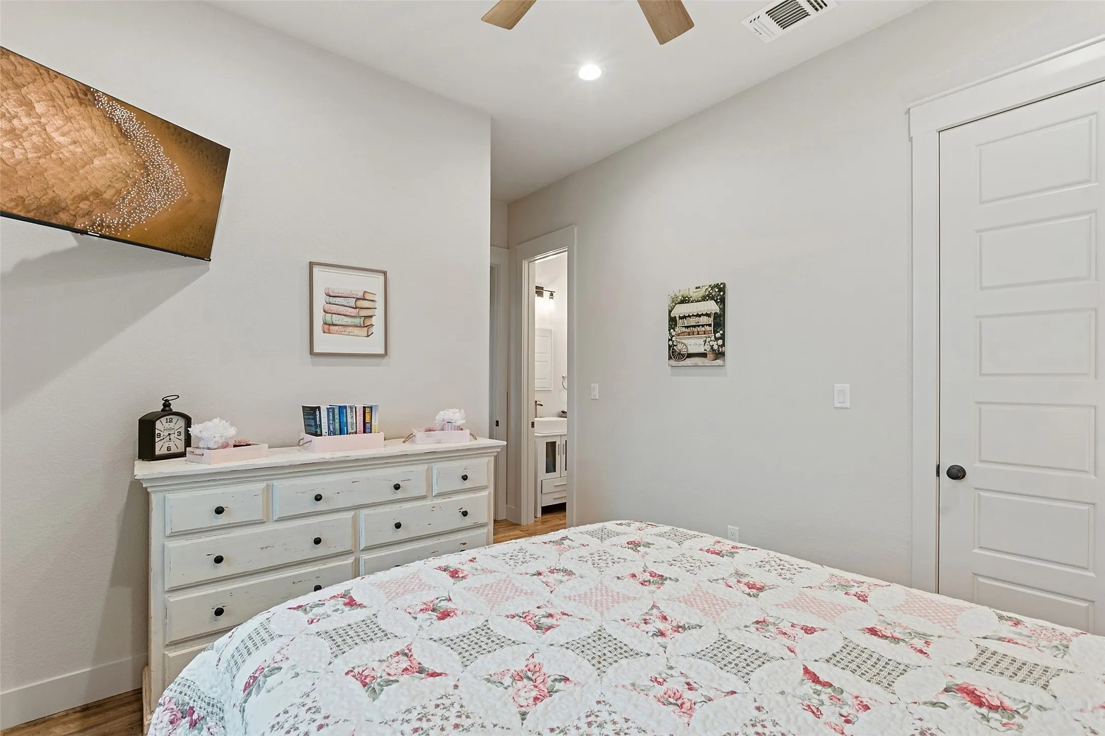 Single Family Residence For Sale in Palo Pinto County , 3017 Shooting Star Court, Graford, Texas 76449, 3 Bedroom, 3 Bathroom, 3 Garage spaces, 2,400 Sqft, built in 2022, Preowned, Price $850,000, mls#21231446, Real Estate Agent in Graford, Homes For Sale in Palo Pinto county, Homes For Sale in Graford, Realtor in Graford Texas, Real Estate Brokerage Independent Realty Texas, Luminita Cordes Realtor