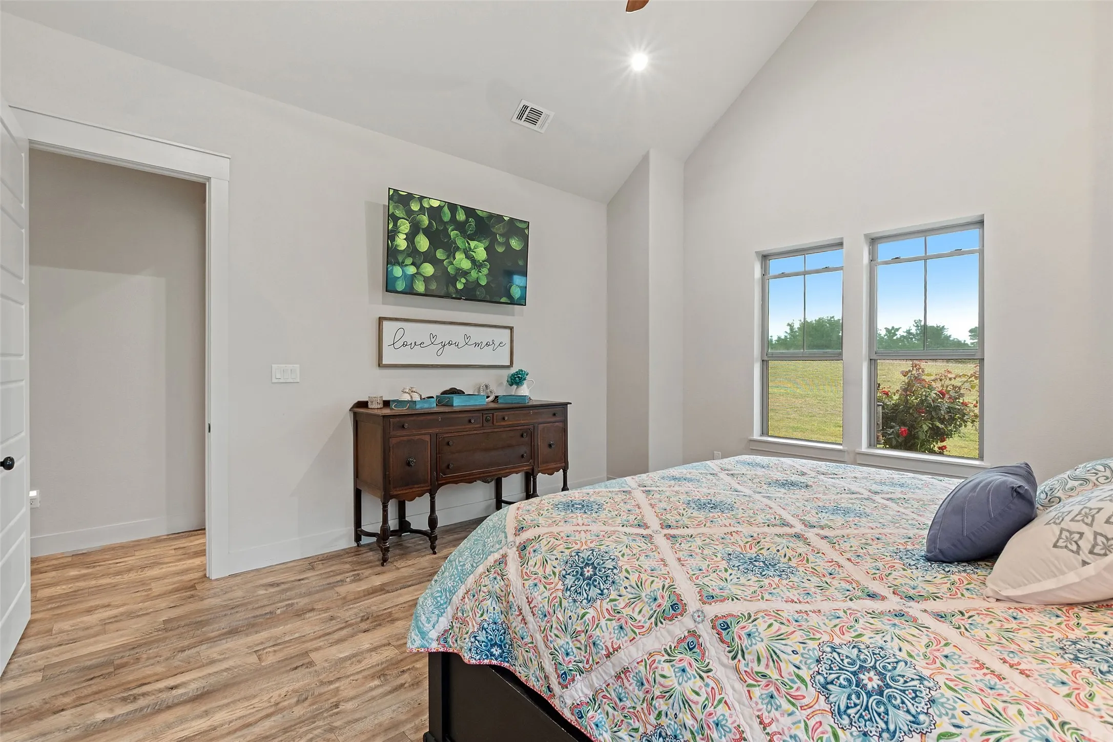 Single Family Residence For Sale in Palo Pinto County , 3017 Shooting Star Court, Graford, Texas 76449, 3 Bedroom, 3 Bathroom, 3 Garage spaces, 2,400 Sqft, built in 2022, Preowned, Price $850,000, mls#21231446, Real Estate Agent in Graford, Homes For Sale in Palo Pinto county, Homes For Sale in Graford, Realtor in Graford Texas, Real Estate Brokerage Independent Realty Texas, Luminita Cordes Realtor