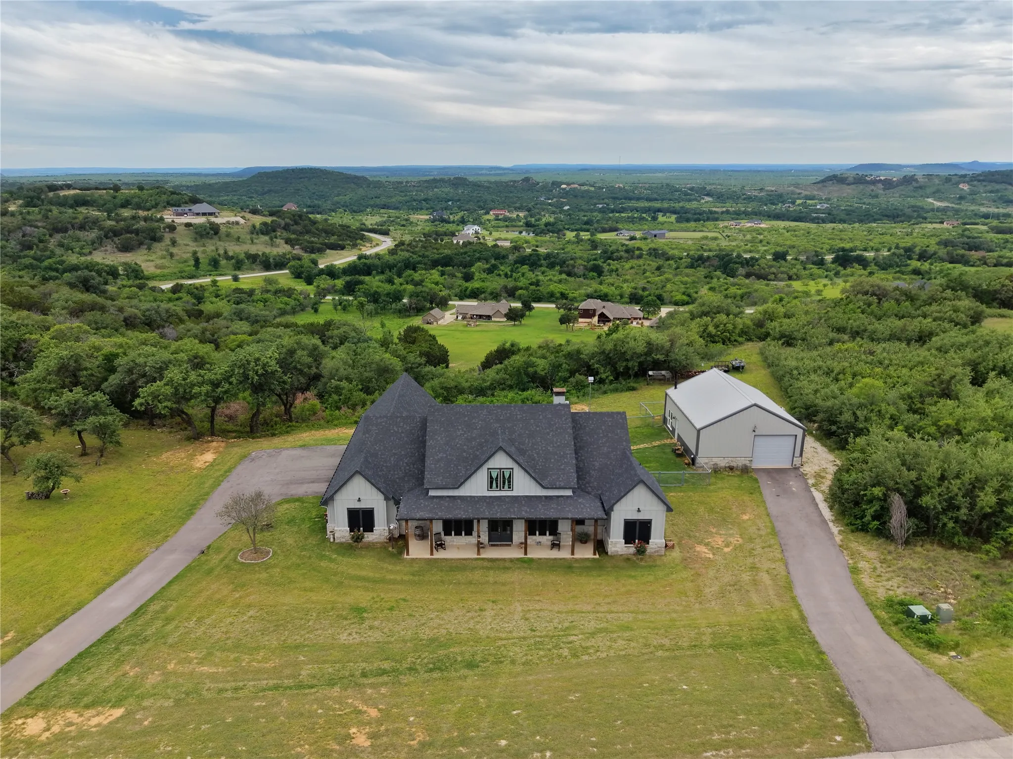 Single Family Residence For Sale in Palo Pinto County , 3017 Shooting Star Court, Graford, Texas 76449, 3 Bedroom, 3 Bathroom, 3 Garage spaces, 2,400 Sqft, built in 2022, Preowned, Price $850,000, mls#21231446, Real Estate Agent in Graford, Homes For Sale in Palo Pinto county, Homes For Sale in Graford, Realtor in Graford Texas, Real Estate Brokerage Independent Realty Texas, Luminita Cordes Realtor