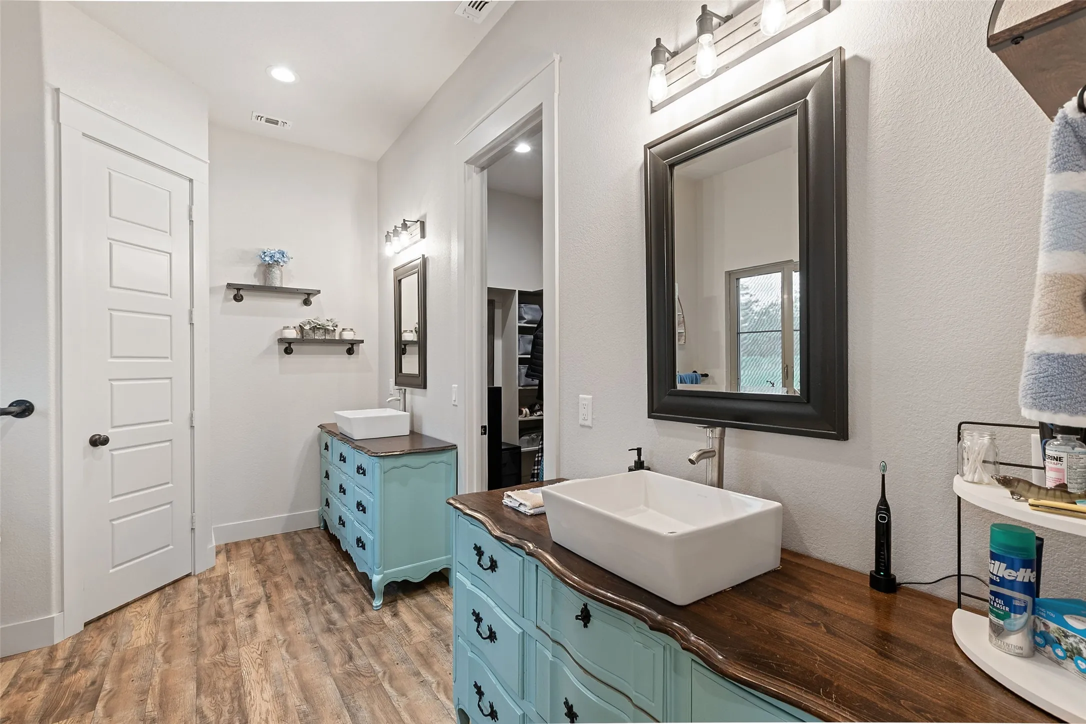 Single Family Residence For Sale in Palo Pinto County , 3017 Shooting Star Court, Graford, Texas 76449, 3 Bedroom, 3 Bathroom, 3 Garage spaces, 2,400 Sqft, built in 2022, Preowned, Price $850,000, mls#21231446, Real Estate Agent in Graford, Homes For Sale in Palo Pinto county, Homes For Sale in Graford, Realtor in Graford Texas, Real Estate Brokerage Independent Realty Texas, Luminita Cordes Realtor