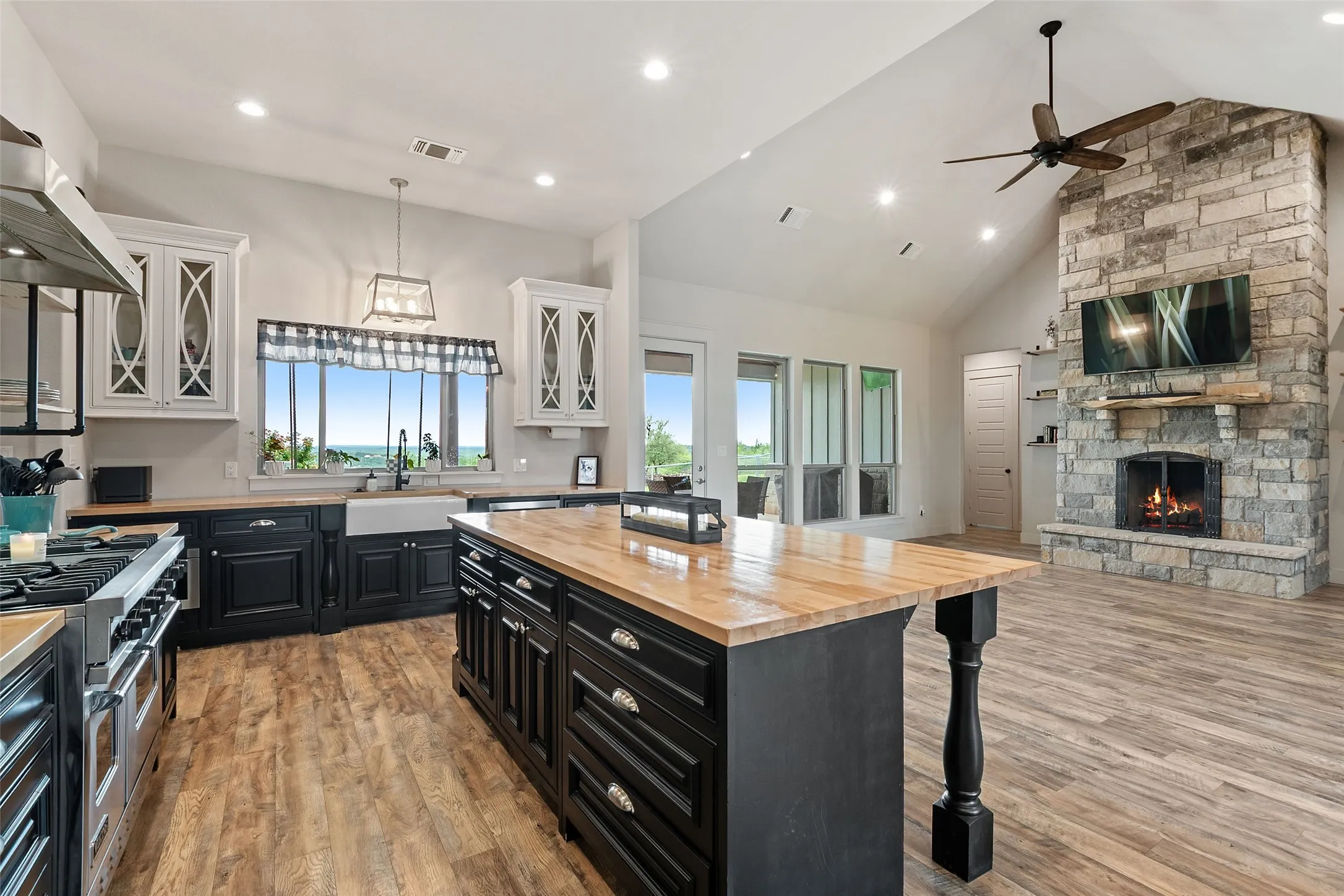 Single Family Residence For Sale in Palo Pinto County , 3017 Shooting Star Court, Graford, Texas 76449, 3 Bedroom, 3 Bathroom, 3 Garage spaces, 2,400 Sqft, built in 2022, Preowned, Price $850,000, mls#21231446, Real Estate Agent in Graford, Homes For Sale in Palo Pinto county, Homes For Sale in Graford, Realtor in Graford Texas, Real Estate Brokerage Independent Realty Texas, Luminita Cordes Realtor