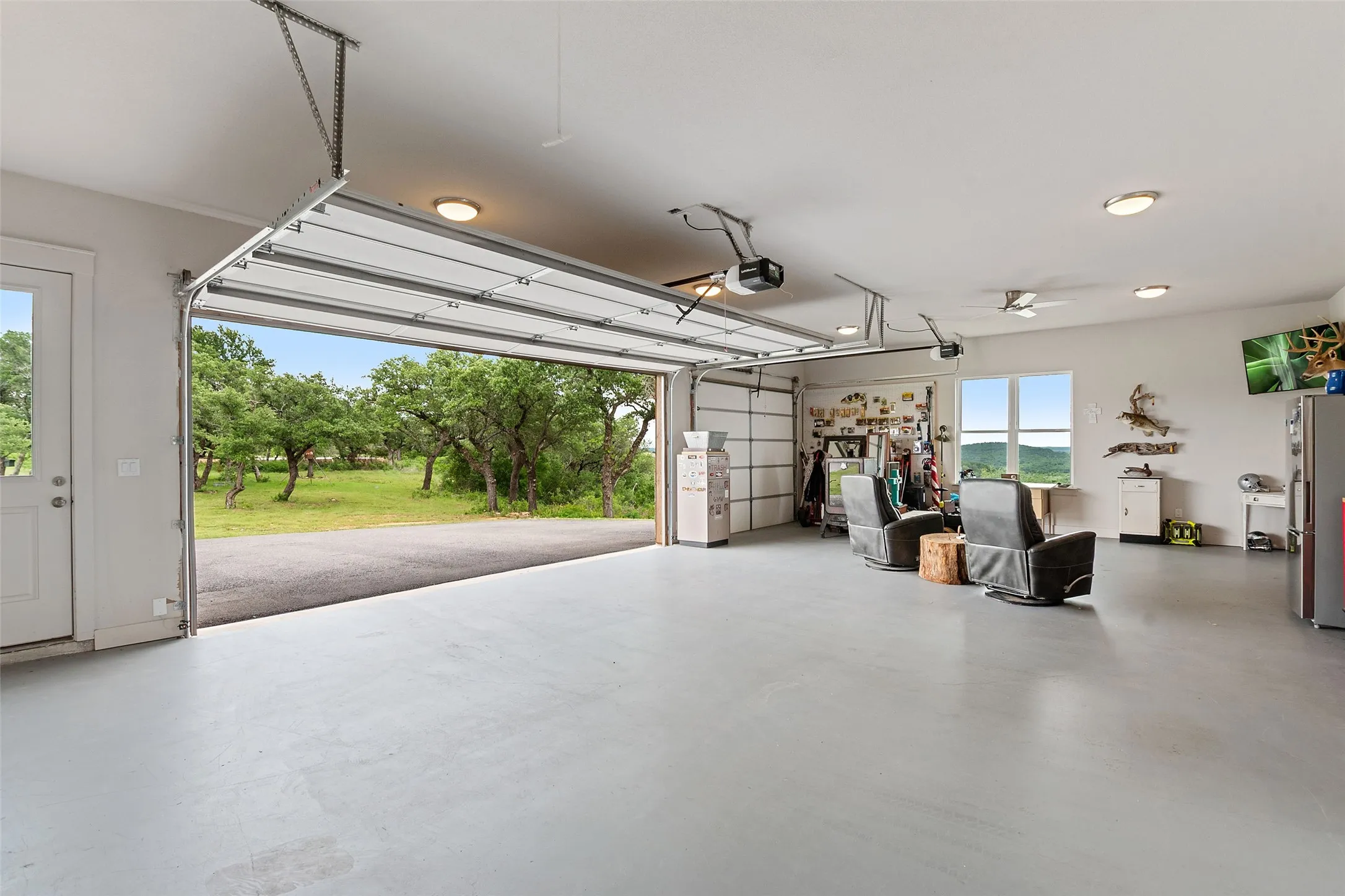 Single Family Residence For Sale in Palo Pinto County , 3017 Shooting Star Court, Graford, Texas 76449, 3 Bedroom, 3 Bathroom, 3 Garage spaces, 2,400 Sqft, built in 2022, Preowned, Price $850,000, mls#21231446, Real Estate Agent in Graford, Homes For Sale in Palo Pinto county, Homes For Sale in Graford, Realtor in Graford Texas, Real Estate Brokerage Independent Realty Texas, Luminita Cordes Realtor