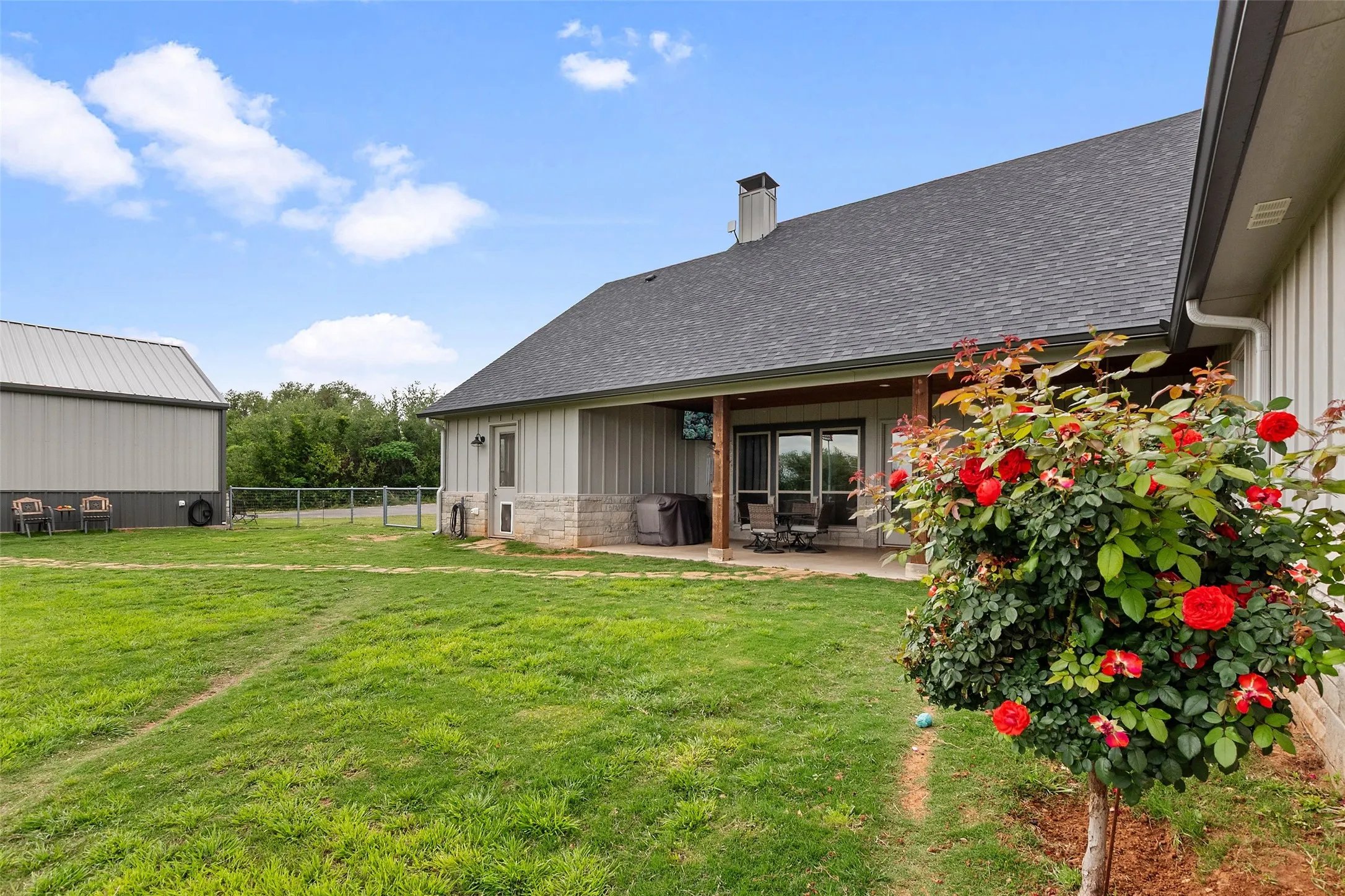 Single Family Residence For Sale in Palo Pinto County , 3017 Shooting Star Court, Graford, Texas 76449, 3 Bedroom, 3 Bathroom, 3 Garage spaces, 2,400 Sqft, built in 2022, Preowned, Price $850,000, mls#21231446, Real Estate Agent in Graford, Homes For Sale in Palo Pinto county, Homes For Sale in Graford, Realtor in Graford Texas, Real Estate Brokerage Independent Realty Texas, Luminita Cordes Realtor
