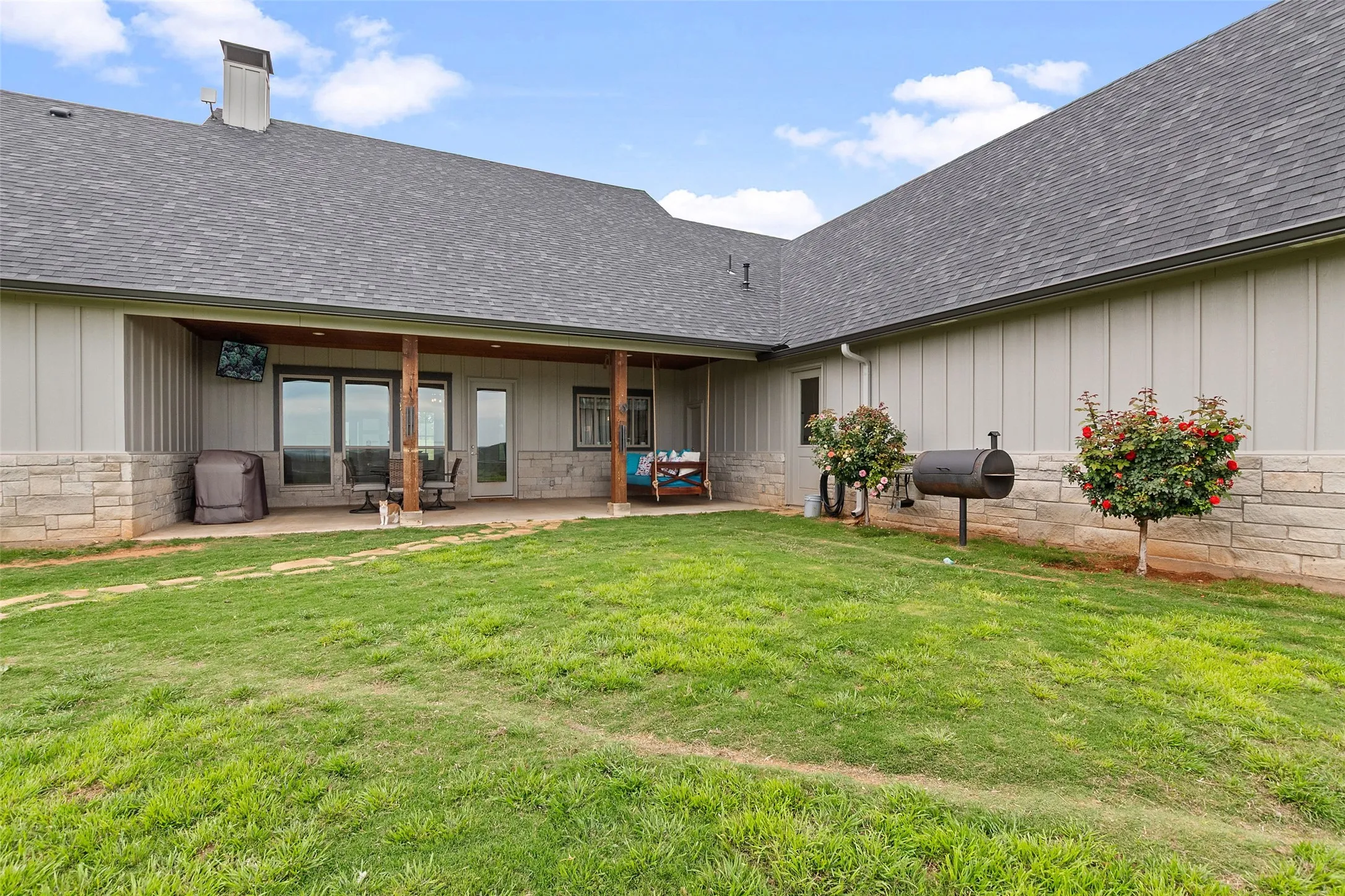 Single Family Residence For Sale in Palo Pinto County , 3017 Shooting Star Court, Graford, Texas 76449, 3 Bedroom, 3 Bathroom, 3 Garage spaces, 2,400 Sqft, built in 2022, Preowned, Price $850,000, mls#21231446, Real Estate Agent in Graford, Homes For Sale in Palo Pinto county, Homes For Sale in Graford, Realtor in Graford Texas, Real Estate Brokerage Independent Realty Texas, Luminita Cordes Realtor