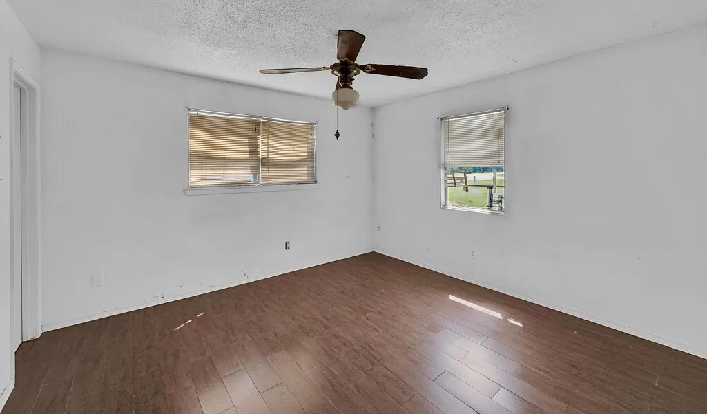 Single Family Residence For Sale in Bosque County , 105 County Road 3590, China Spring, Texas 76633, 3 Bedroom, 2 Bathroom, 1 Garage spaces, 1,309 Sqft, built in 1980, Preowned, mls#21220545, Real Estate Agent in China Spring, Homes For Sale in Bosque county, Homes For Sale in China Spring, Realtor in China Spring Texas, Real Estate Brokerage Independent Realty Texas, Luminita Cordes Realtor