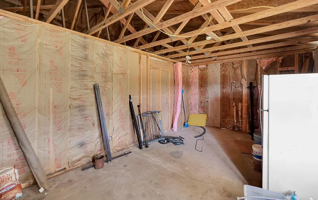 Single Family Residence For Sale in Bosque County , 105 County Road 3590, China Spring, Texas 76633, 3 Bedroom, 2 Bathroom, 1 Garage spaces, 1,309 Sqft, built in 1980, Preowned, mls#21220545, Real Estate Agent in China Spring, Homes For Sale in Bosque county, Homes For Sale in China Spring, Realtor in China Spring Texas, Real Estate Brokerage Independent Realty Texas, Luminita Cordes Realtor
