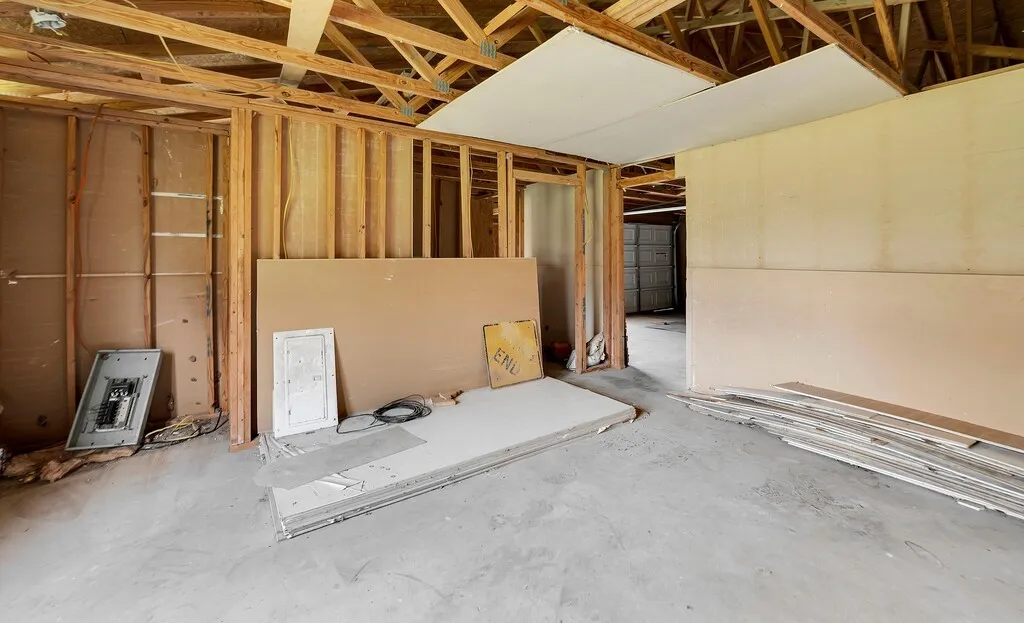 Single Family Residence For Sale in Bosque County , 105 County Road 3590, China Spring, Texas 76633, 3 Bedroom, 2 Bathroom, 1 Garage spaces, 1,309 Sqft, built in 1980, Preowned, mls#21220545, Real Estate Agent in China Spring, Homes For Sale in Bosque county, Homes For Sale in China Spring, Realtor in China Spring Texas, Real Estate Brokerage Independent Realty Texas, Luminita Cordes Realtor