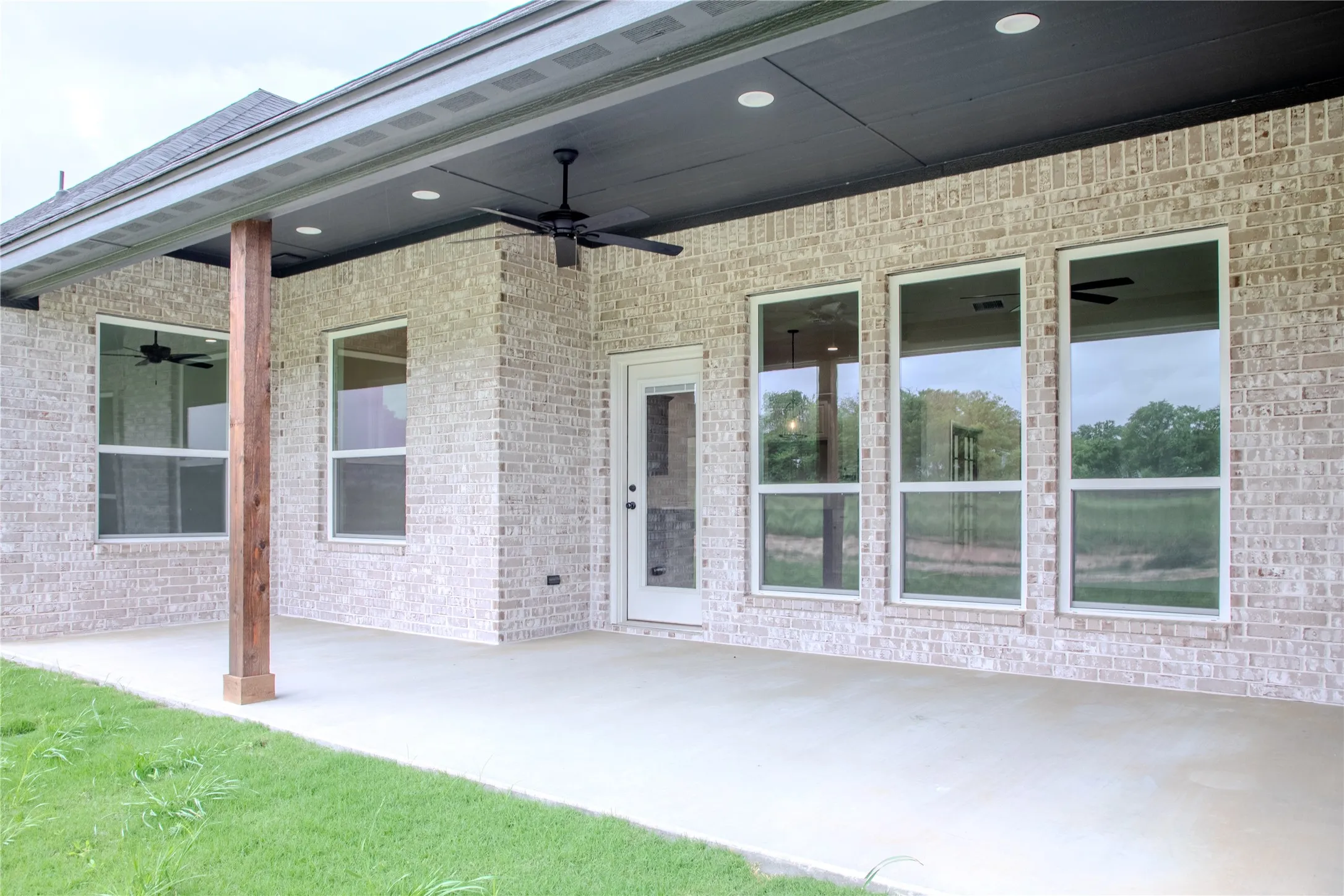 Single Family Residence For Sale in Parker County , 204 Sweetgrass Drive, Poolville, Texas 76487, 4 Bedroom, 3 Bathroom, 2 Garage spaces, 2,360 Sqft, built in 2026, New Construction - Complete, mls#21247361, Real Estate Agent in Poolville, Homes For Sale in Parker county, Homes For Sale in Poolville, Realtor in Poolville Texas, Real Estate Brokerage Independent Realty Texas, Luminita Cordes Realtor