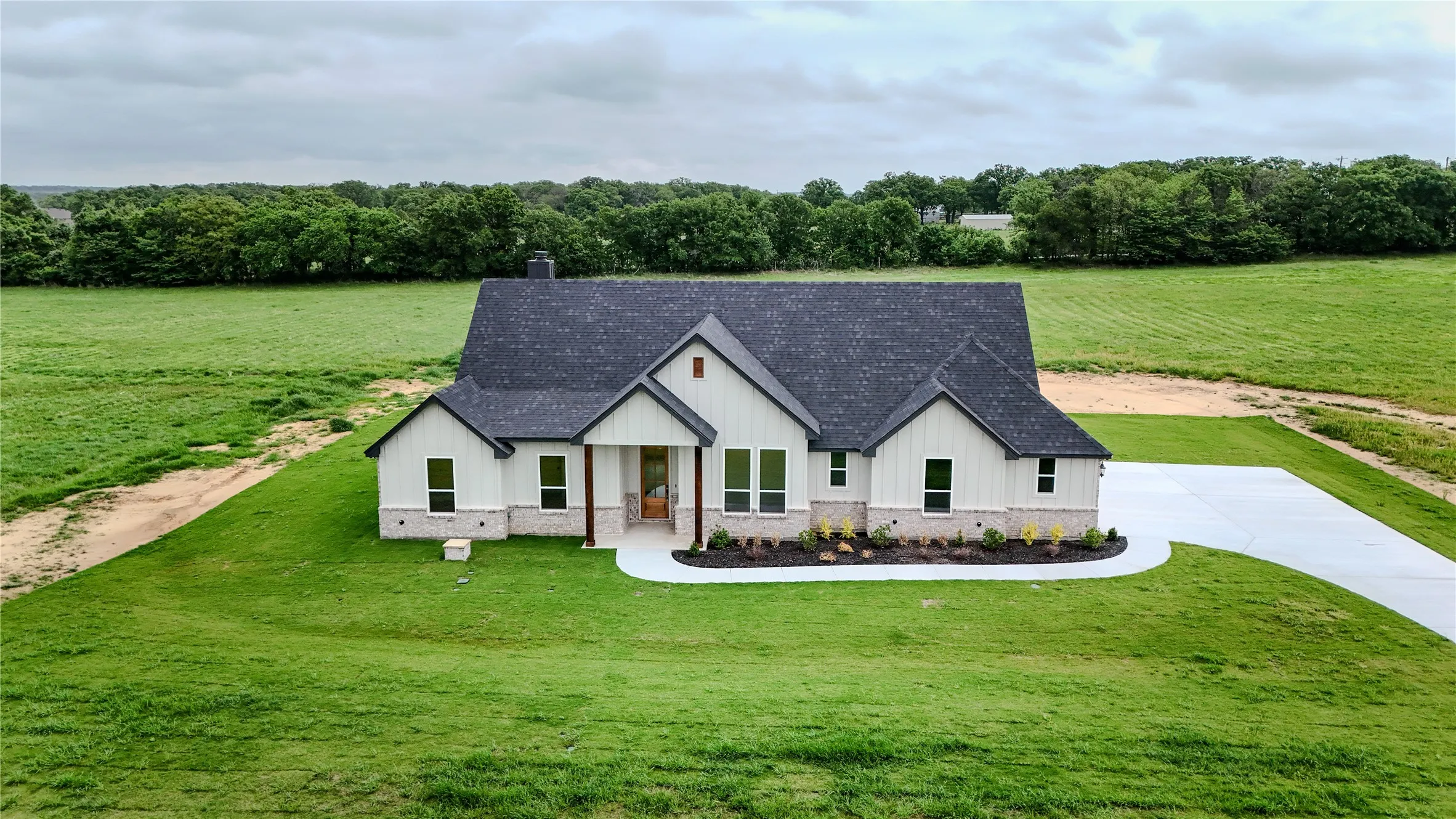 Single Family Residence For Sale in Parker County , 204 Sweetgrass Drive, Poolville, Texas 76487, 4 Bedroom, 3 Bathroom, 2 Garage spaces, 2,360 Sqft, built in 2026, New Construction - Complete, mls#21247361, Real Estate Agent in Poolville, Homes For Sale in Parker county, Homes For Sale in Poolville, Realtor in Poolville Texas, Real Estate Brokerage Independent Realty Texas, Luminita Cordes Realtor