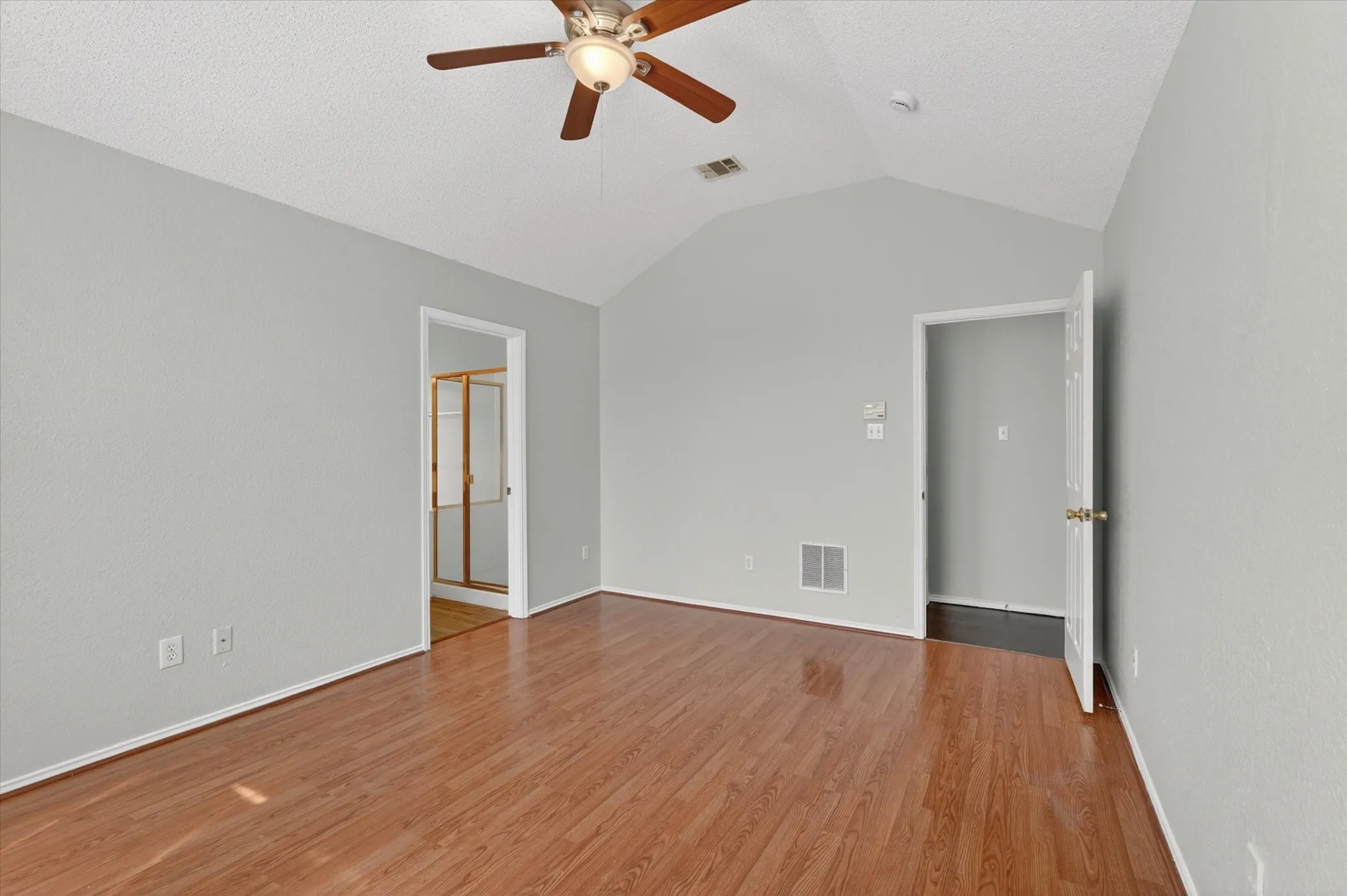 Single Family Residence For Sale in Dallas County , 830 Orian Drive, Mesquite, Texas 75181, 3 Bedrooms, 2 Bathrooms, 2 Garage spaces, 1,452 Sqft, built in 1997, Price $259,000, mls#21247377, Real Estate Agent in Mesquite, Homes For Sale in Dallas county, Homes For Sale in Mesquite, Realtor in Mesquite Texas, Real Estate Brokerage Independent Realty Texas, Luminita Cordes Realtor