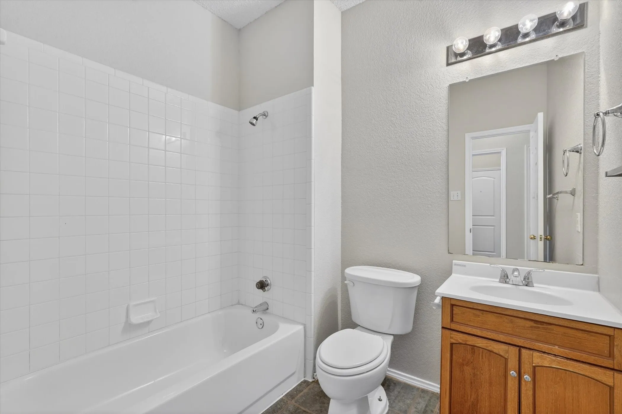Single Family Residence For Sale in Dallas County , 830 Orian Drive, Mesquite, Texas 75181, 3 Bedrooms, 2 Bathrooms, 2 Garage spaces, 1,452 Sqft, built in 1997, Price $259,000, mls#21247377, Real Estate Agent in Mesquite, Homes For Sale in Dallas county, Homes For Sale in Mesquite, Realtor in Mesquite Texas, Real Estate Brokerage Independent Realty Texas, Luminita Cordes Realtor