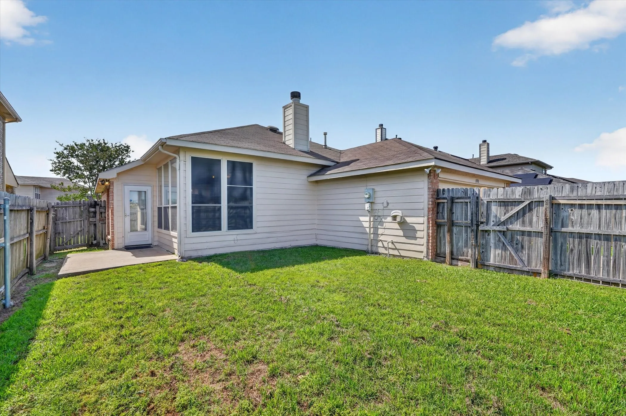 Single Family Residence For Sale in Dallas County , 830 Orian Drive, Mesquite, Texas 75181, 3 Bedrooms, 2 Bathrooms, 2 Garage spaces, 1,452 Sqft, built in 1997, Price $259,000, mls#21247377, Real Estate Agent in Mesquite, Homes For Sale in Dallas county, Homes For Sale in Mesquite, Realtor in Mesquite Texas, Real Estate Brokerage Independent Realty Texas, Luminita Cordes Realtor