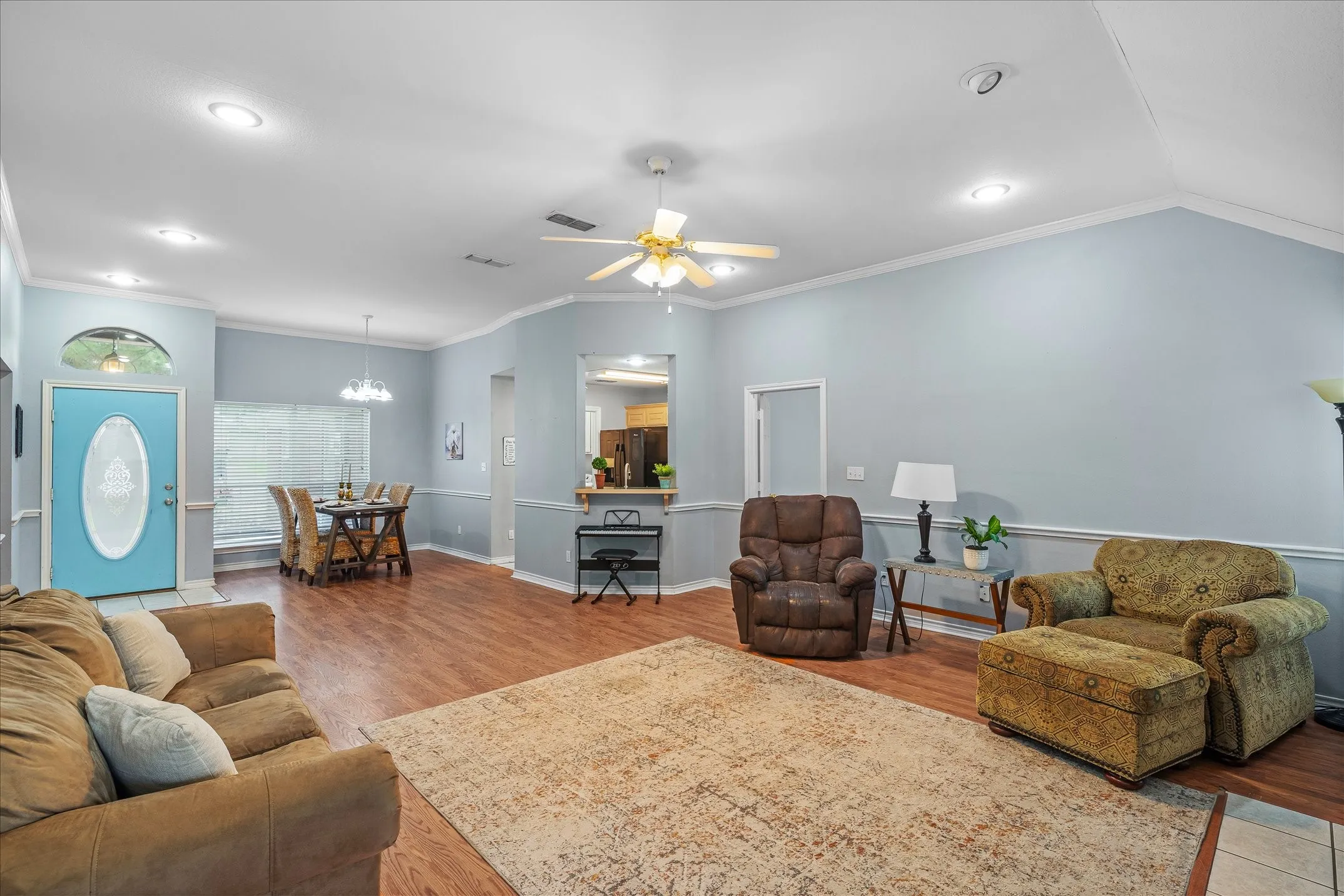 Single Family Residence For Sale in Van Zandt County , 560 Washington Street, Van, Texas 75790, 3 Bedroom, 2 Bathroom, 2 Garage spaces, 1,608 Sqft, built in 1998, mls#21241872, Real Estate Agent in Van, Homes For Sale in Van Zandt county, Homes For Sale in Van, Realtor in Van Texas, Real Estate Brokerage Independent Realty Texas, Luminita Cordes Realtor