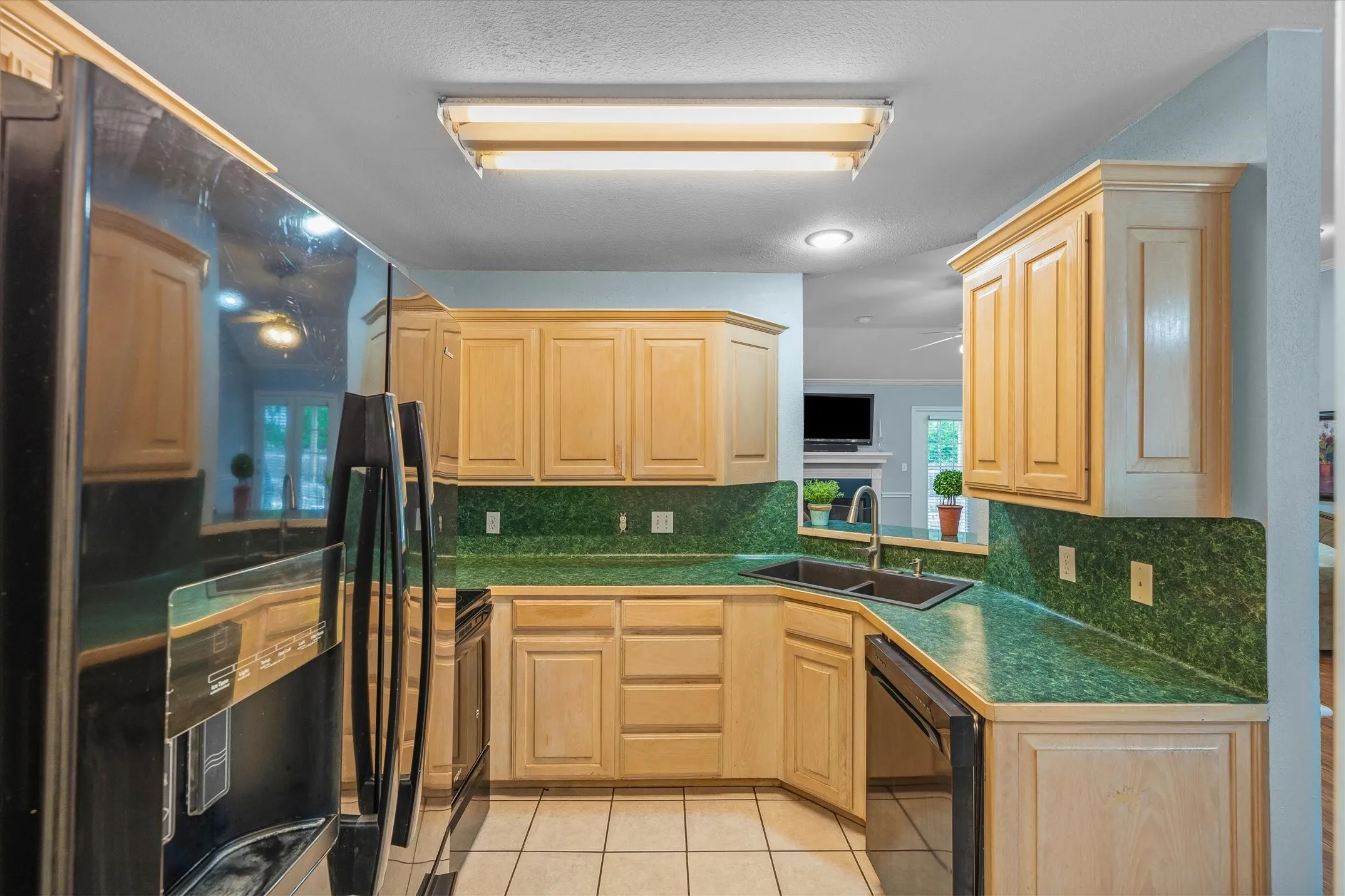 Single Family Residence For Sale in Van Zandt County , 560 Washington Street, Van, Texas 75790, 3 Bedroom, 2 Bathroom, 2 Garage spaces, 1,608 Sqft, built in 1998, mls#21241872, Real Estate Agent in Van, Homes For Sale in Van Zandt county, Homes For Sale in Van, Realtor in Van Texas, Real Estate Brokerage Independent Realty Texas, Luminita Cordes Realtor