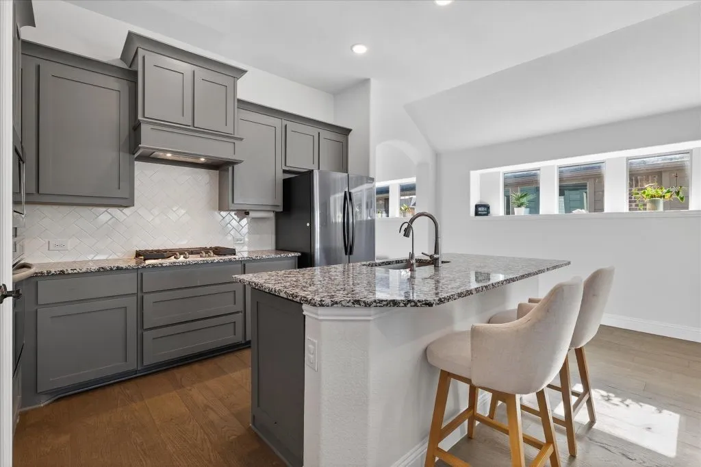 Single Family Residence For Sale in Collin County , 5305 Girard Street, Mc Kinney, Texas 75071, 3 Bedroom, 2 Bathroom, 2 Garage spaces, 1,850 Sqft, built in 2022, Preowned, mls#21247448, Real Estate Agent in Mc Kinney, Homes For Sale in Collin county, Homes For Sale in Mc Kinney, Realtor in Mc Kinney Texas, Real Estate Brokerage Independent Realty Texas, Luminita Cordes Realtor