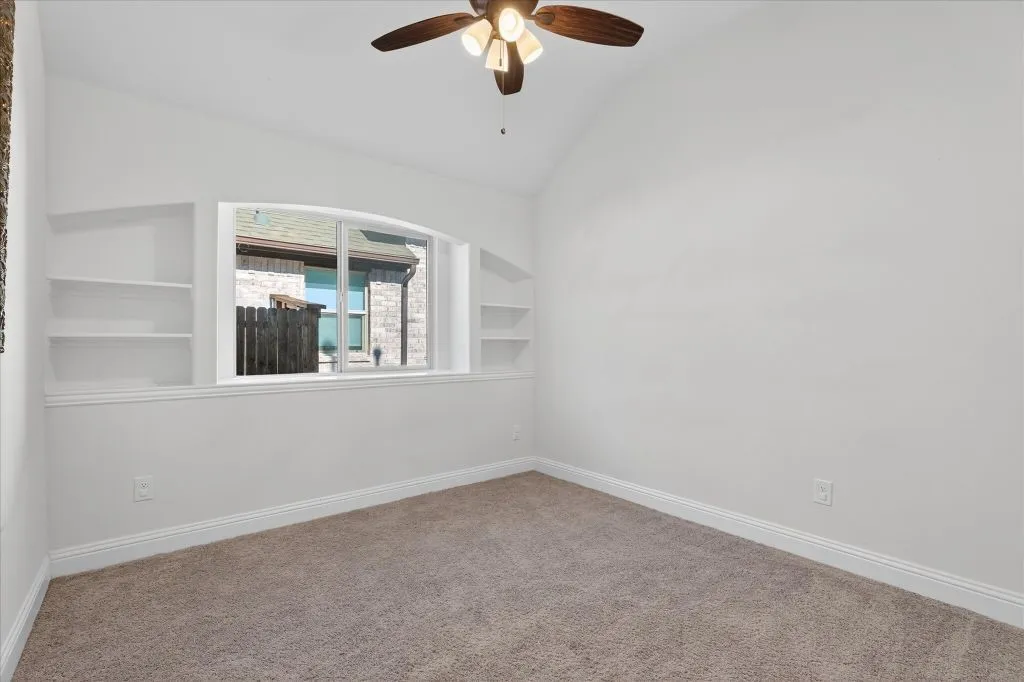 Single Family Residence For Sale in Collin County , 5305 Girard Street, Mc Kinney, Texas 75071, 3 Bedroom, 2 Bathroom, 2 Garage spaces, 1,850 Sqft, built in 2022, Preowned, mls#21247448, Real Estate Agent in Mc Kinney, Homes For Sale in Collin county, Homes For Sale in Mc Kinney, Realtor in Mc Kinney Texas, Real Estate Brokerage Independent Realty Texas, Luminita Cordes Realtor