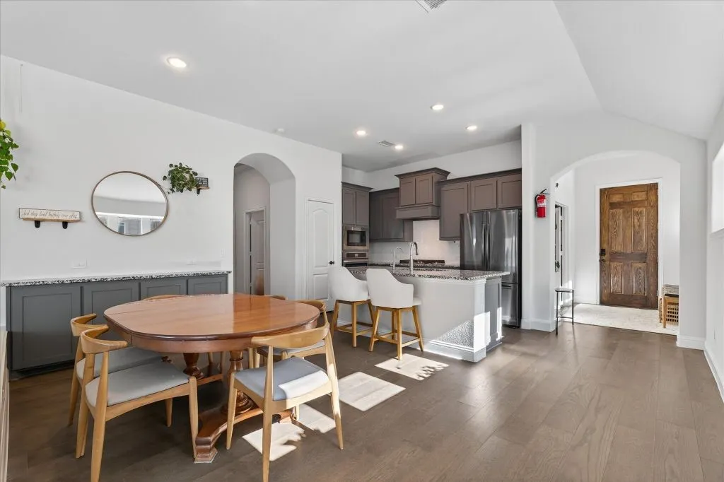 Single Family Residence For Sale in Collin County , 5305 Girard Street, Mc Kinney, Texas 75071, 3 Bedroom, 2 Bathroom, 2 Garage spaces, 1,850 Sqft, built in 2022, Preowned, mls#21247448, Real Estate Agent in Mc Kinney, Homes For Sale in Collin county, Homes For Sale in Mc Kinney, Realtor in Mc Kinney Texas, Real Estate Brokerage Independent Realty Texas, Luminita Cordes Realtor