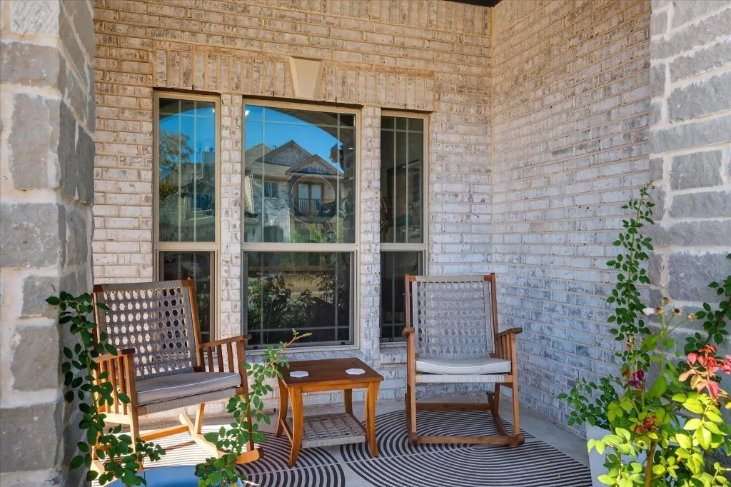 Single Family Residence For Sale in Collin County , 5305 Girard Street, Mc Kinney, Texas 75071, 3 Bedroom, 2 Bathroom, 2 Garage spaces, 1,850 Sqft, built in 2022, Preowned, mls#21247448, Real Estate Agent in Mc Kinney, Homes For Sale in Collin county, Homes For Sale in Mc Kinney, Realtor in Mc Kinney Texas, Real Estate Brokerage Independent Realty Texas, Luminita Cordes Realtor