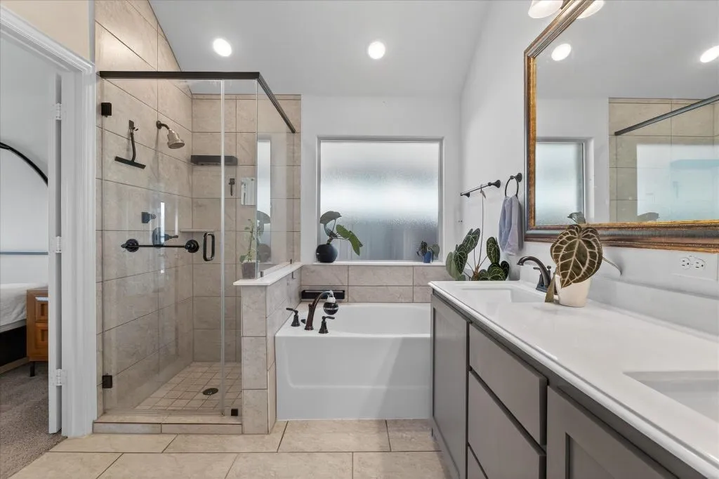 Single Family Residence For Sale in Collin County , 5305 Girard Street, Mc Kinney, Texas 75071, 3 Bedroom, 2 Bathroom, 2 Garage spaces, 1,850 Sqft, built in 2022, Preowned, mls#21247448, Real Estate Agent in Mc Kinney, Homes For Sale in Collin county, Homes For Sale in Mc Kinney, Realtor in Mc Kinney Texas, Real Estate Brokerage Independent Realty Texas, Luminita Cordes Realtor