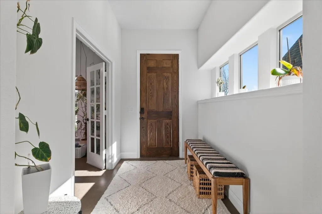 Single Family Residence For Sale in Collin County , 5305 Girard Street, Mc Kinney, Texas 75071, 3 Bedroom, 2 Bathroom, 2 Garage spaces, 1,850 Sqft, built in 2022, Preowned, mls#21247448, Real Estate Agent in Mc Kinney, Homes For Sale in Collin county, Homes For Sale in Mc Kinney, Realtor in Mc Kinney Texas, Real Estate Brokerage Independent Realty Texas, Luminita Cordes Realtor
