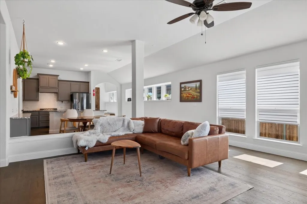 Single Family Residence For Sale in Collin County , 5305 Girard Street, Mc Kinney, Texas 75071, 3 Bedroom, 2 Bathroom, 2 Garage spaces, 1,850 Sqft, built in 2022, Preowned, mls#21247448, Real Estate Agent in Mc Kinney, Homes For Sale in Collin county, Homes For Sale in Mc Kinney, Realtor in Mc Kinney Texas, Real Estate Brokerage Independent Realty Texas, Luminita Cordes Realtor