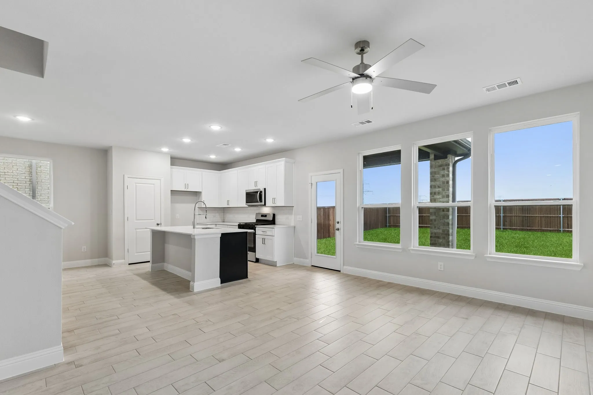 Single Family Residence For Sale in Kaufman County , 1220 Triton Drive, Seagoville, Texas 75159, 4 Bedroom, 3 Bathroom, 2 Garage spaces, 2,015 Sqft, built in 2025, New Construction - Complete, mls#21247468, Real Estate Agent in Seagoville, Homes For Sale in Kaufman county, Homes For Sale in Seagoville, Realtor in Seagoville Texas, Real Estate Brokerage Independent Realty Texas, Luminita Cordes Realtor