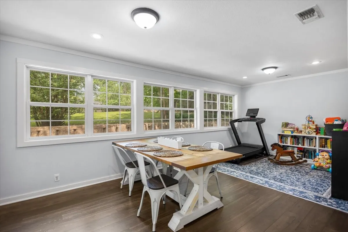 Single Family Residence For Sale in Smith County , 1327 BRIDLE PATH Lane, Hideaway, Texas 75771, 3 Bedroom, 2 Bathroom, Garage spaces, 1,778 Sqft, built in 1982, Preowned, mls#21247434, Real Estate Agent in Hideaway, Homes For Sale in Smith county, Homes For Sale in Hideaway, Realtor in Hideaway Texas, Real Estate Brokerage Independent Realty Texas, Luminita Cordes Realtor
