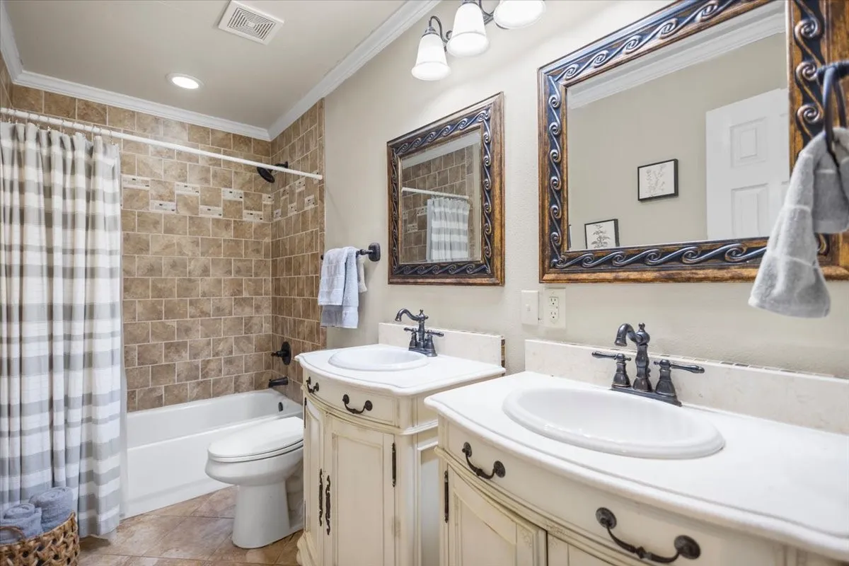 Single Family Residence For Sale in Smith County , 1327 BRIDLE PATH Lane, Hideaway, Texas 75771, 3 Bedroom, 2 Bathroom, Garage spaces, 1,778 Sqft, built in 1982, Preowned, mls#21247434, Real Estate Agent in Hideaway, Homes For Sale in Smith county, Homes For Sale in Hideaway, Realtor in Hideaway Texas, Real Estate Brokerage Independent Realty Texas, Luminita Cordes Realtor