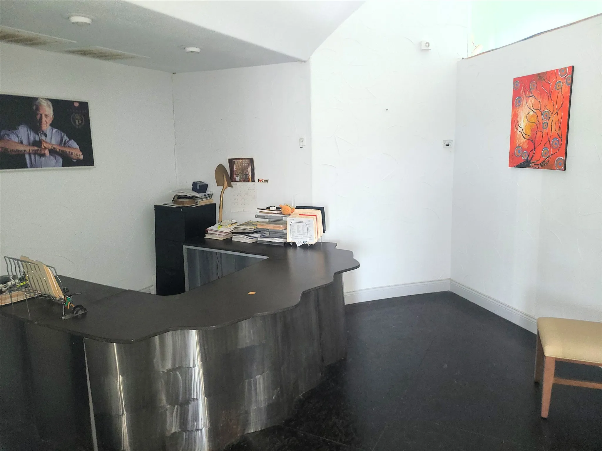 Another view of large office in back.