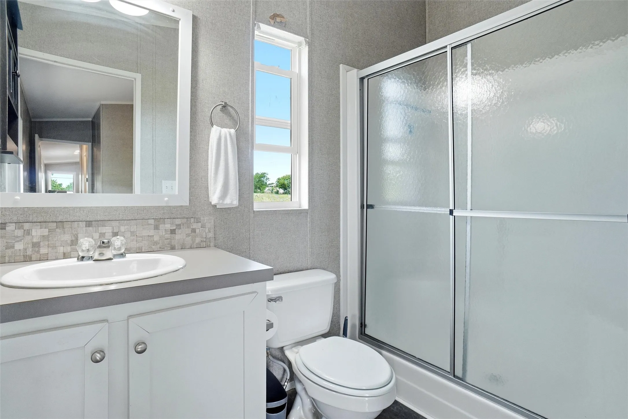Single Family Residence For Sale in Denton County , 8983 W Odneal Road, Krum, Texas 76249, 2 Bedroom, 2 Bathroom, Garage spaces, 1,762 Sqft, built in 1987, Preowned, mls#21246849, Real Estate Agent in Krum, Homes For Sale in Denton county, Homes For Sale in Krum, Realtor in Krum Texas, Real Estate Brokerage Independent Realty Texas, Luminita Cordes Realtor