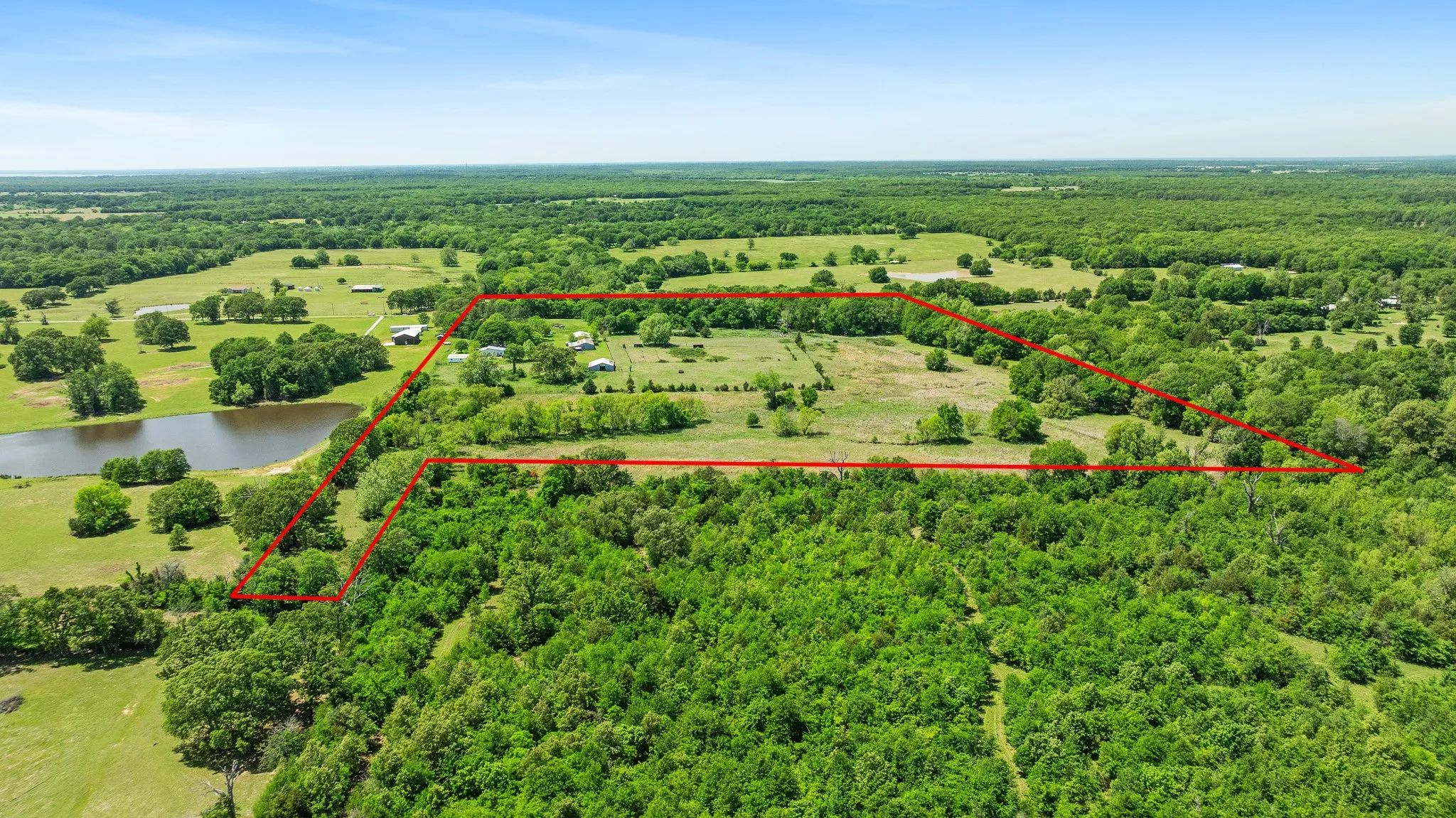 Farm For Sale in Lamar County , 2000 COUNTY ROAD 2420, Honey Grove, Texas 75446, 2 Bedroom, 4 Bathroom, Garage spaces, 3,694 Sqft, built in 1970, mls#21238033, Real Estate Agent in Honey Grove, Homes For Sale in Lamar county, Homes For Sale in Honey Grove, Realtor in Honey Grove Texas, Real Estate Brokerage Independent Realty Texas, Luminita Cordes Realtor