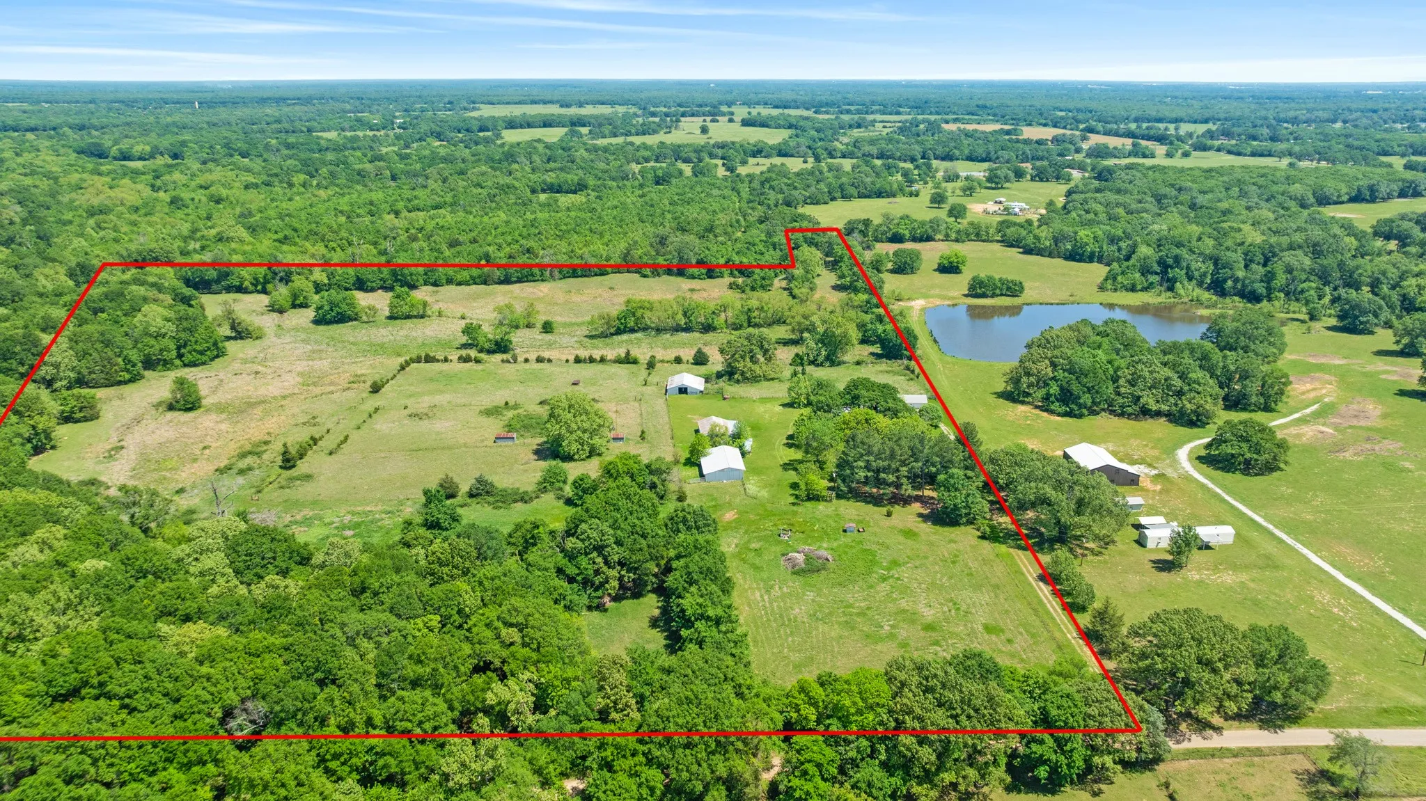 Farm For Sale in Lamar County , 2000 COUNTY ROAD 2420, Honey Grove, Texas 75446, 2 Bedroom, 4 Bathroom, Garage spaces, 3,694 Sqft, built in 1970, mls#21238033, Real Estate Agent in Honey Grove, Homes For Sale in Lamar county, Homes For Sale in Honey Grove, Realtor in Honey Grove Texas, Real Estate Brokerage Independent Realty Texas, Luminita Cordes Realtor