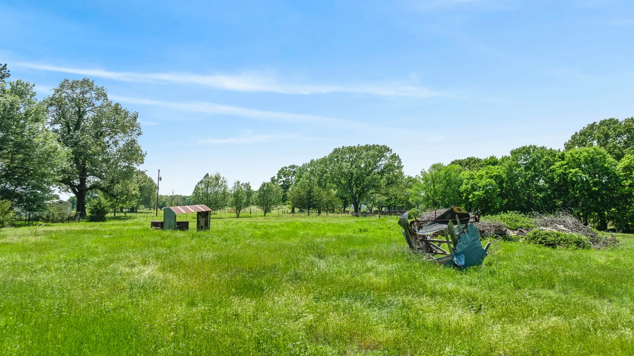 Farm For Sale in Lamar County , 2000 COUNTY ROAD 2420, Honey Grove, Texas 75446, 2 Bedroom, 4 Bathroom, Garage spaces, 3,694 Sqft, built in 1970, mls#21238033, Real Estate Agent in Honey Grove, Homes For Sale in Lamar county, Homes For Sale in Honey Grove, Realtor in Honey Grove Texas, Real Estate Brokerage Independent Realty Texas, Luminita Cordes Realtor