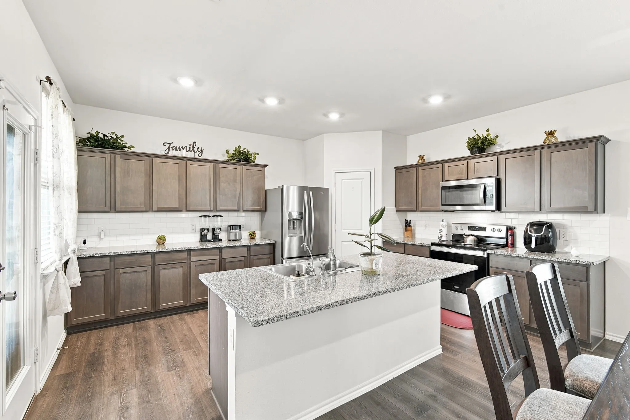 Single Family Residence For Sale in Kaufman County , 2070 Puma Street, Crandall, Texas 75114, 4 Bedroom, 3 Bathroom, 2 Garage spaces, 2,226 Sqft, built in 2020, mls#21247641, Real Estate Agent in Crandall, Homes For Sale in Kaufman county, Homes For Sale in Crandall, Realtor in Crandall Texas, Real Estate Brokerage Independent Realty Texas, Luminita Cordes Realtor
