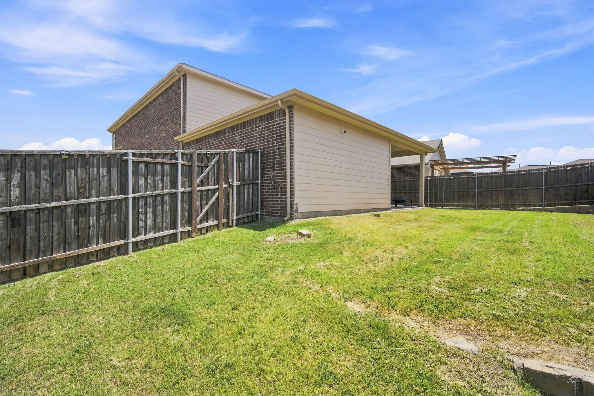 Single Family Residence For Sale in Kaufman County , 2070 Puma Street, Crandall, Texas 75114, 4 Bedroom, 3 Bathroom, 2 Garage spaces, 2,226 Sqft, built in 2020, mls#21247641, Real Estate Agent in Crandall, Homes For Sale in Kaufman county, Homes For Sale in Crandall, Realtor in Crandall Texas, Real Estate Brokerage Independent Realty Texas, Luminita Cordes Realtor