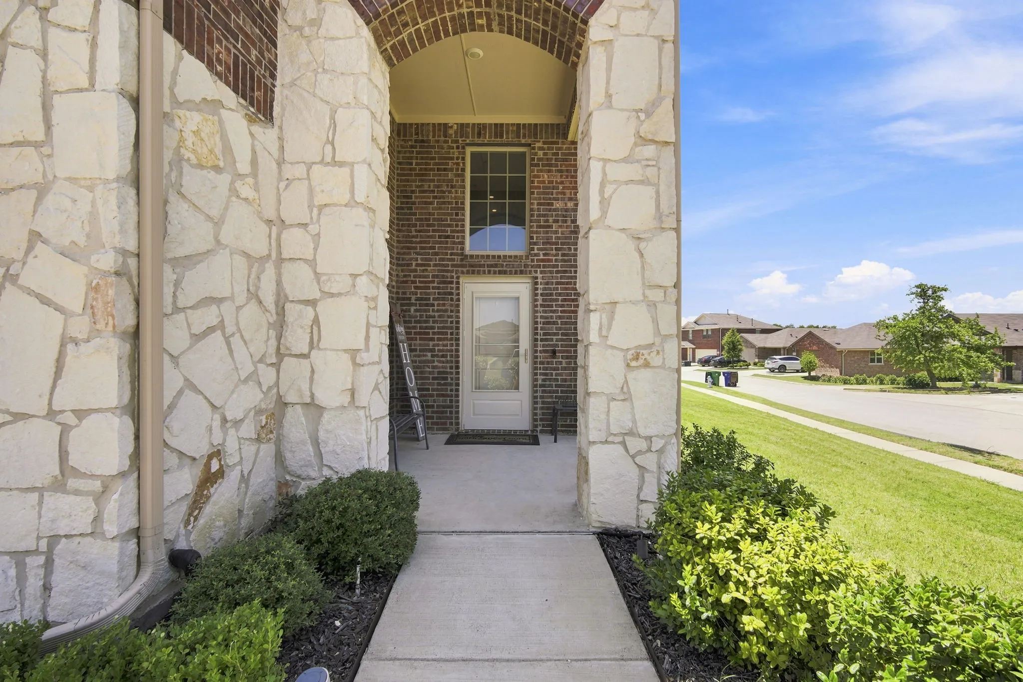 Single Family Residence For Sale in Kaufman County , 2070 Puma Street, Crandall, Texas 75114, 4 Bedroom, 3 Bathroom, 2 Garage spaces, 2,226 Sqft, built in 2020, mls#21247641, Real Estate Agent in Crandall, Homes For Sale in Kaufman county, Homes For Sale in Crandall, Realtor in Crandall Texas, Real Estate Brokerage Independent Realty Texas, Luminita Cordes Realtor